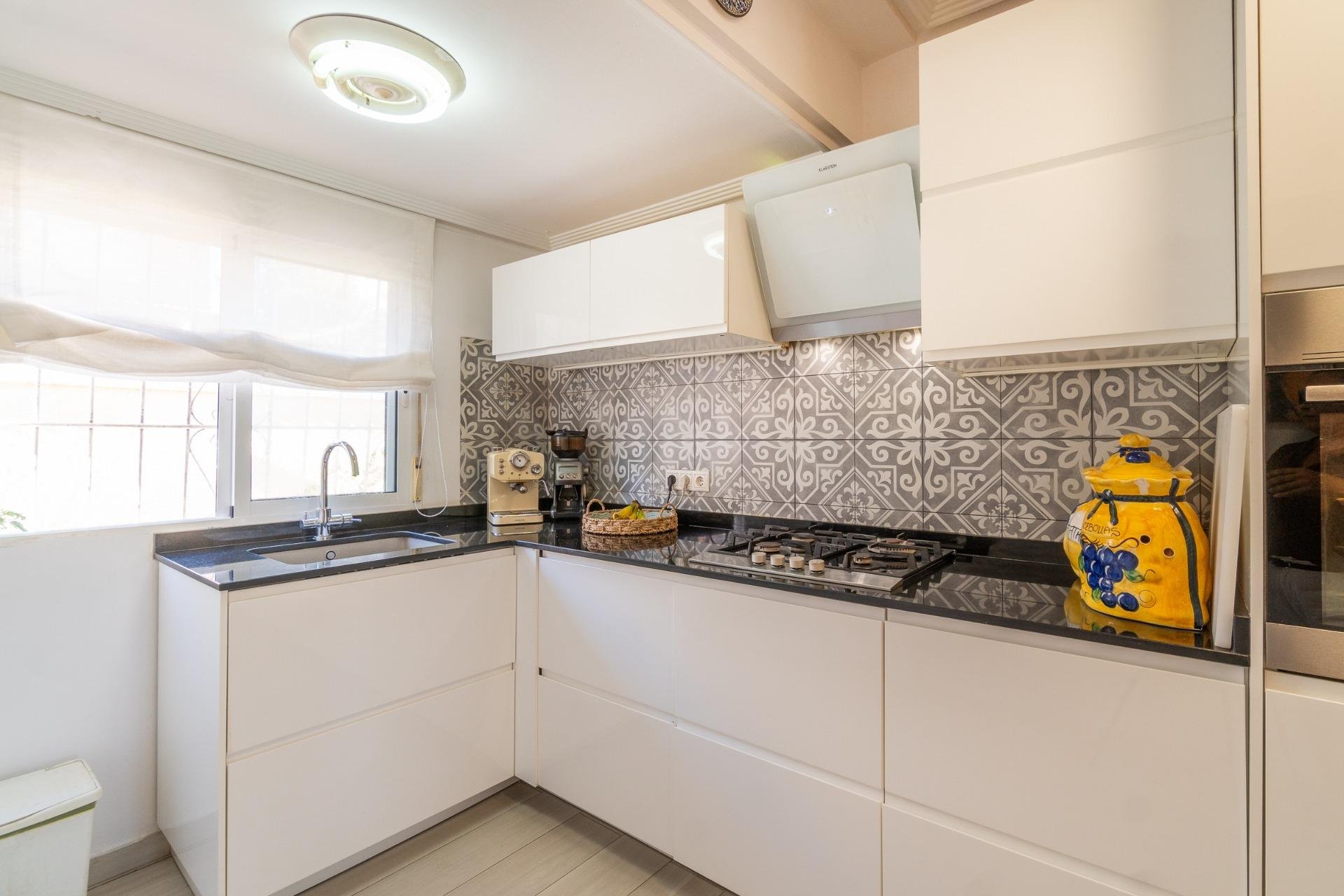 Resale - Villa -
Orihuela Costa - Los Balcones