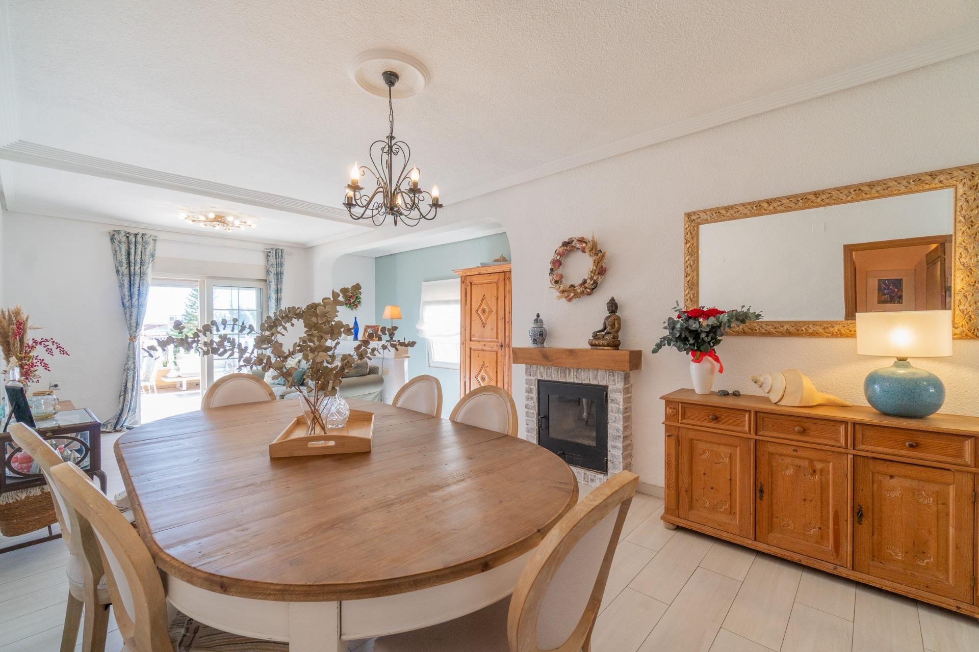 Resale - Villa -
Orihuela Costa - Los Balcones