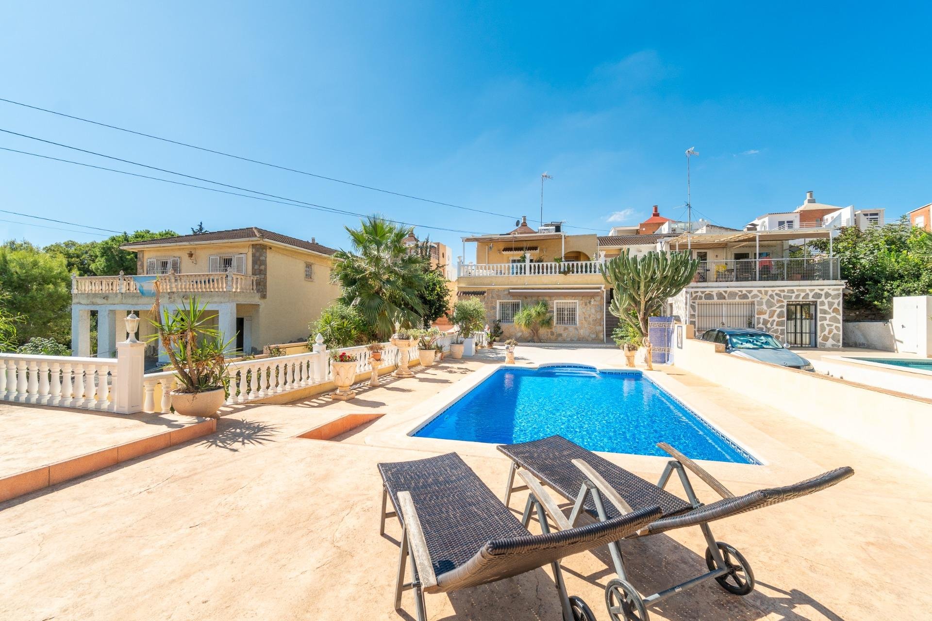 Resale - Villa -
Orihuela Costa - Los Balcones