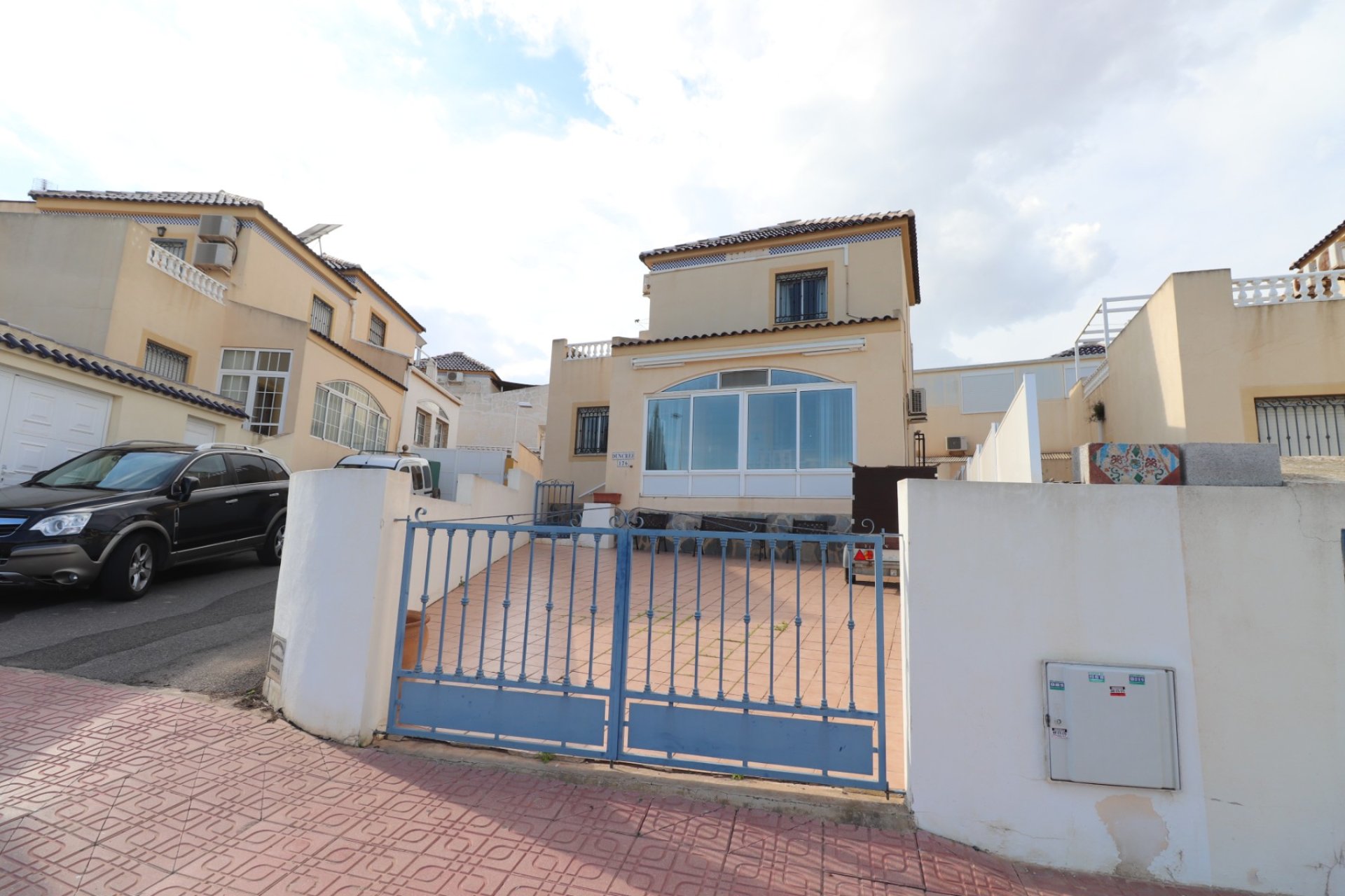 Resale - Villa -
Orihuela Costa - Los Balcones