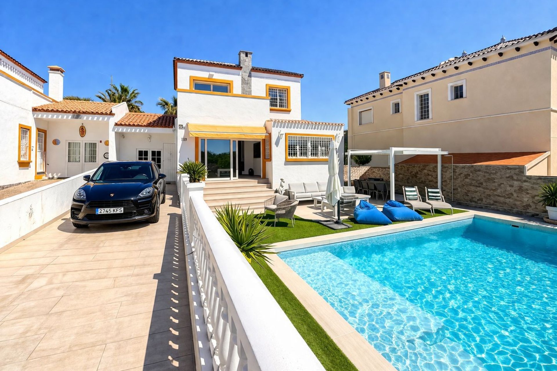 Resale - Villa -
Orihuela Costa - Los Dolses
