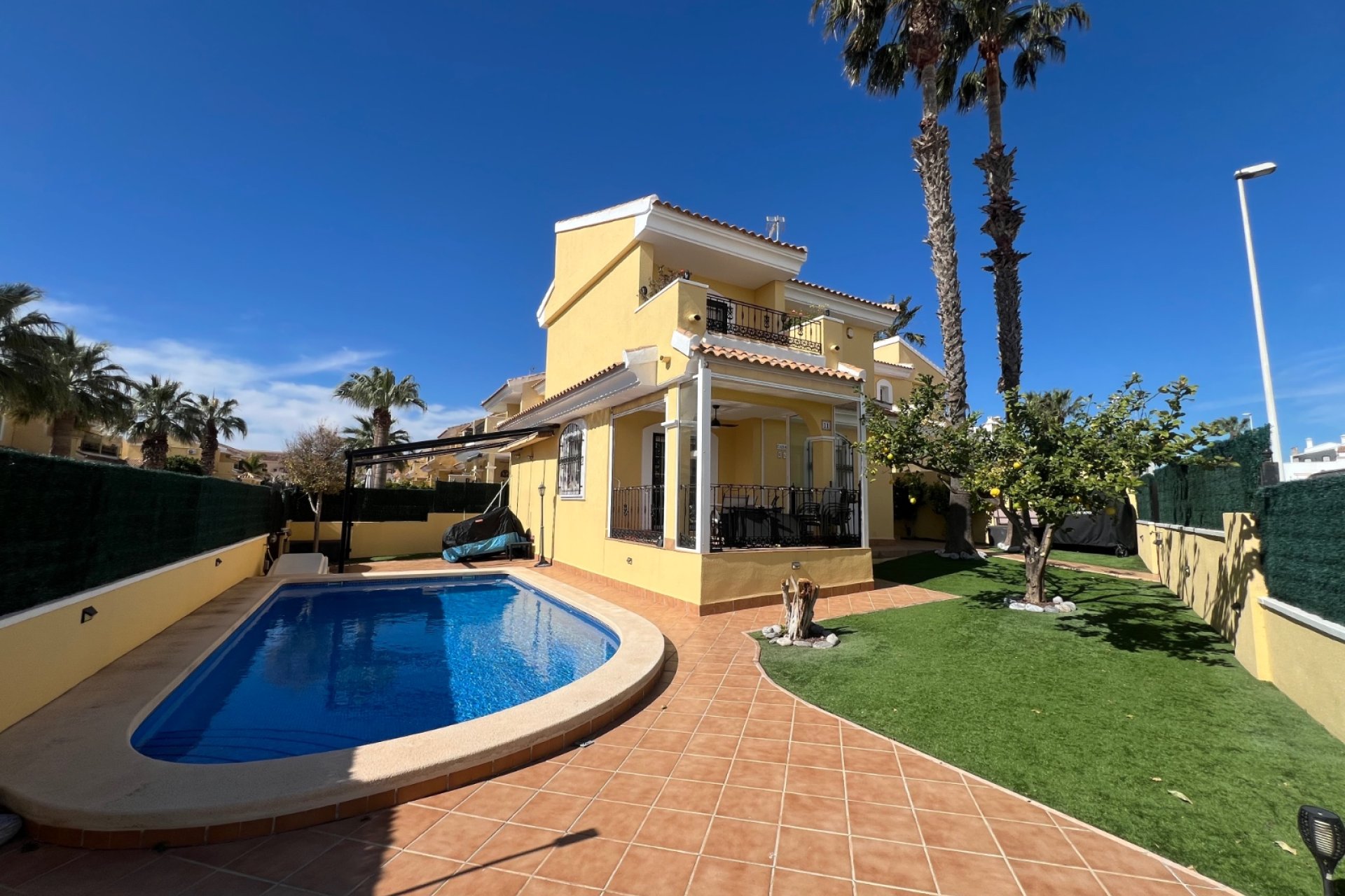 Resale - Villa -
Orihuela Costa - Los Dolses