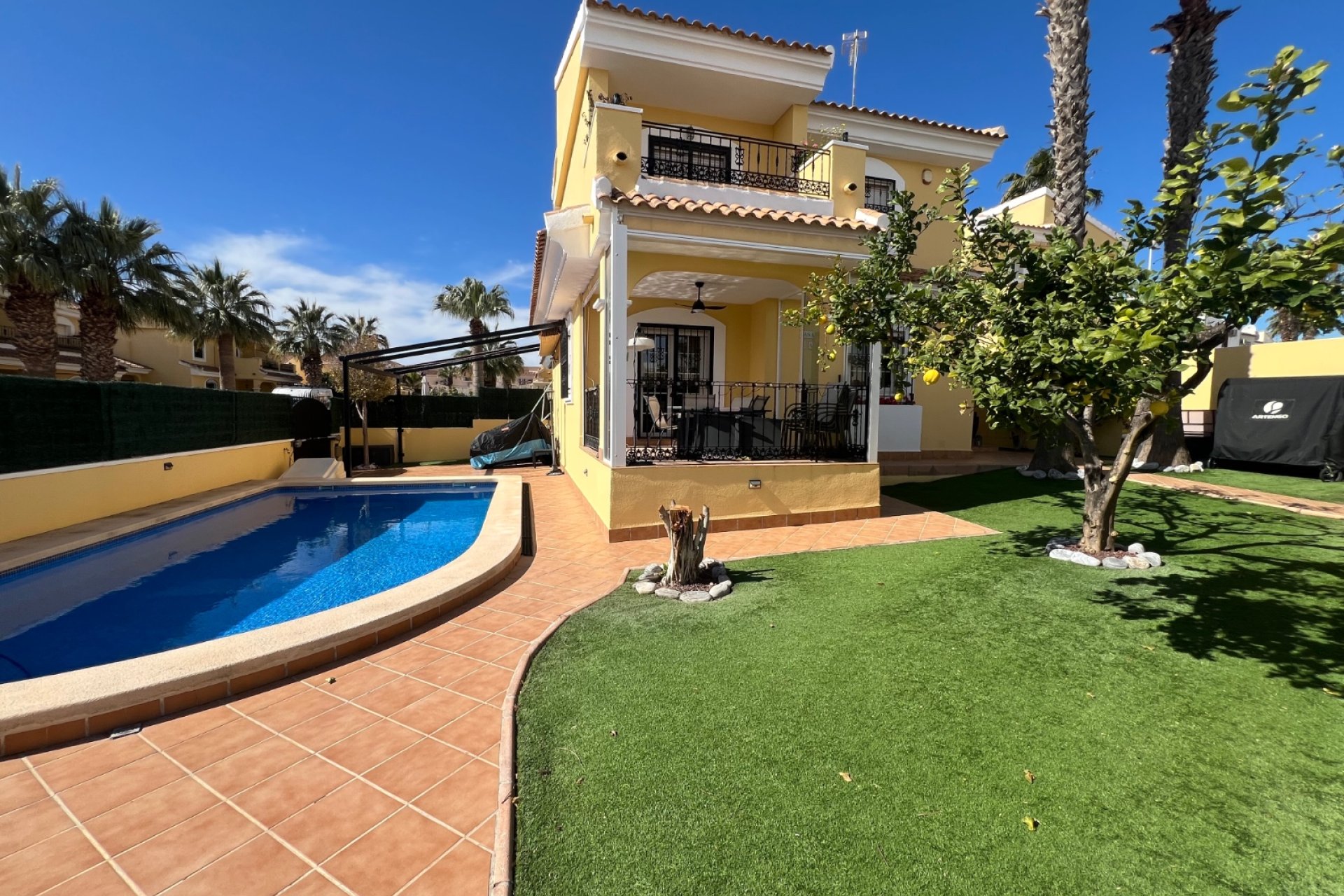 Resale - Villa -
Orihuela Costa - Los Dolses