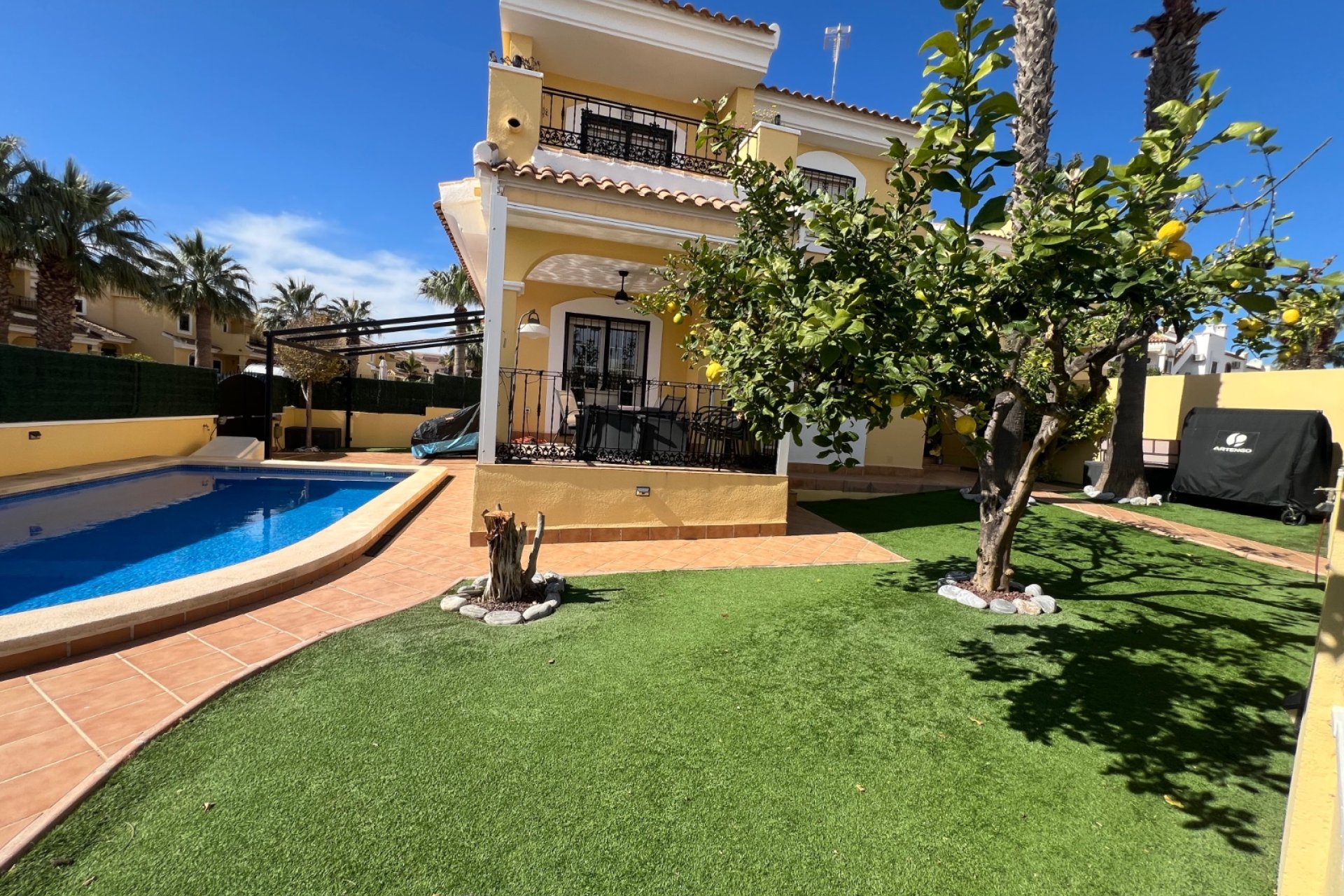 Resale - Villa -
Orihuela Costa - Los Dolses