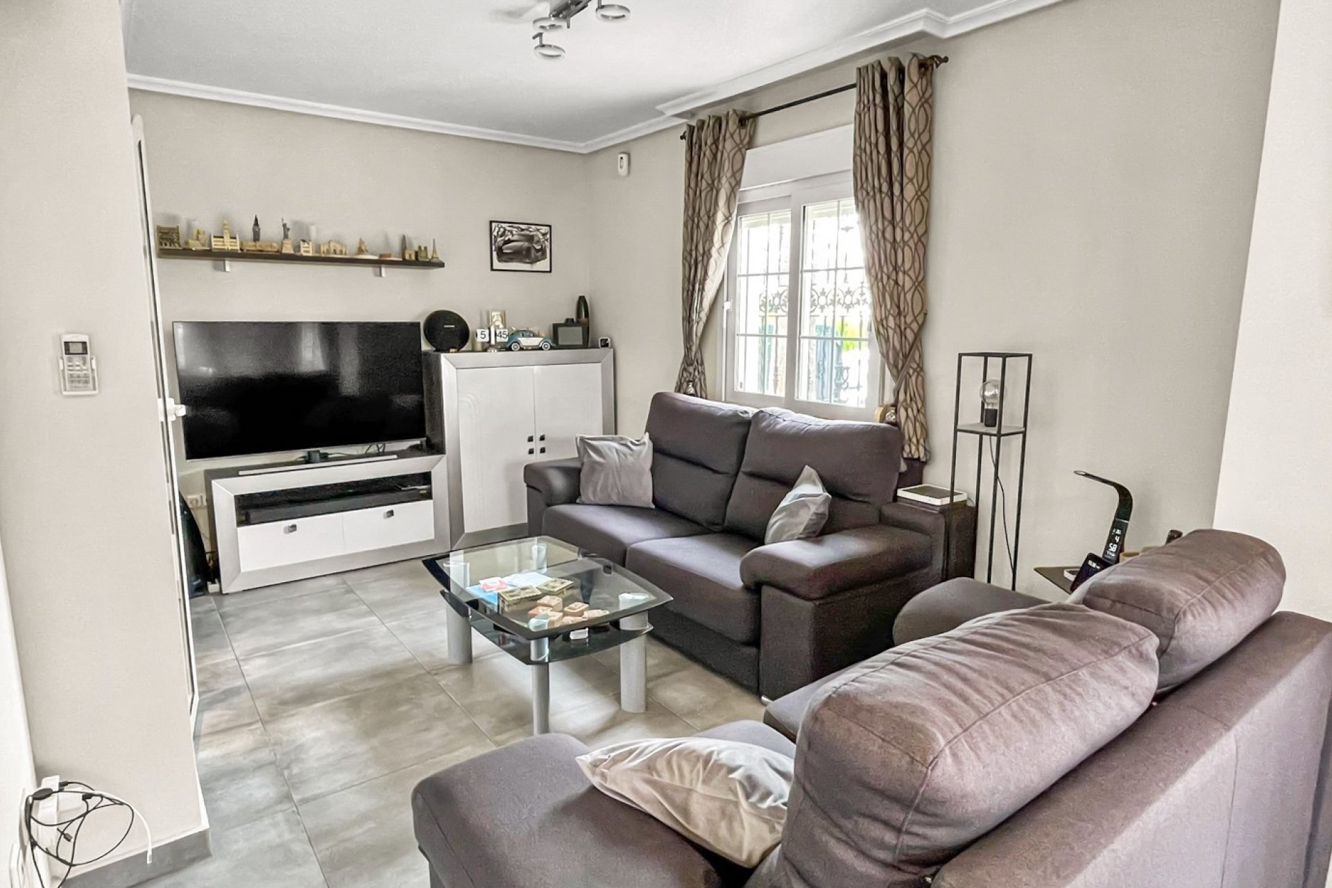 Resale - Villa -
Orihuela Costa - Los Dolses
