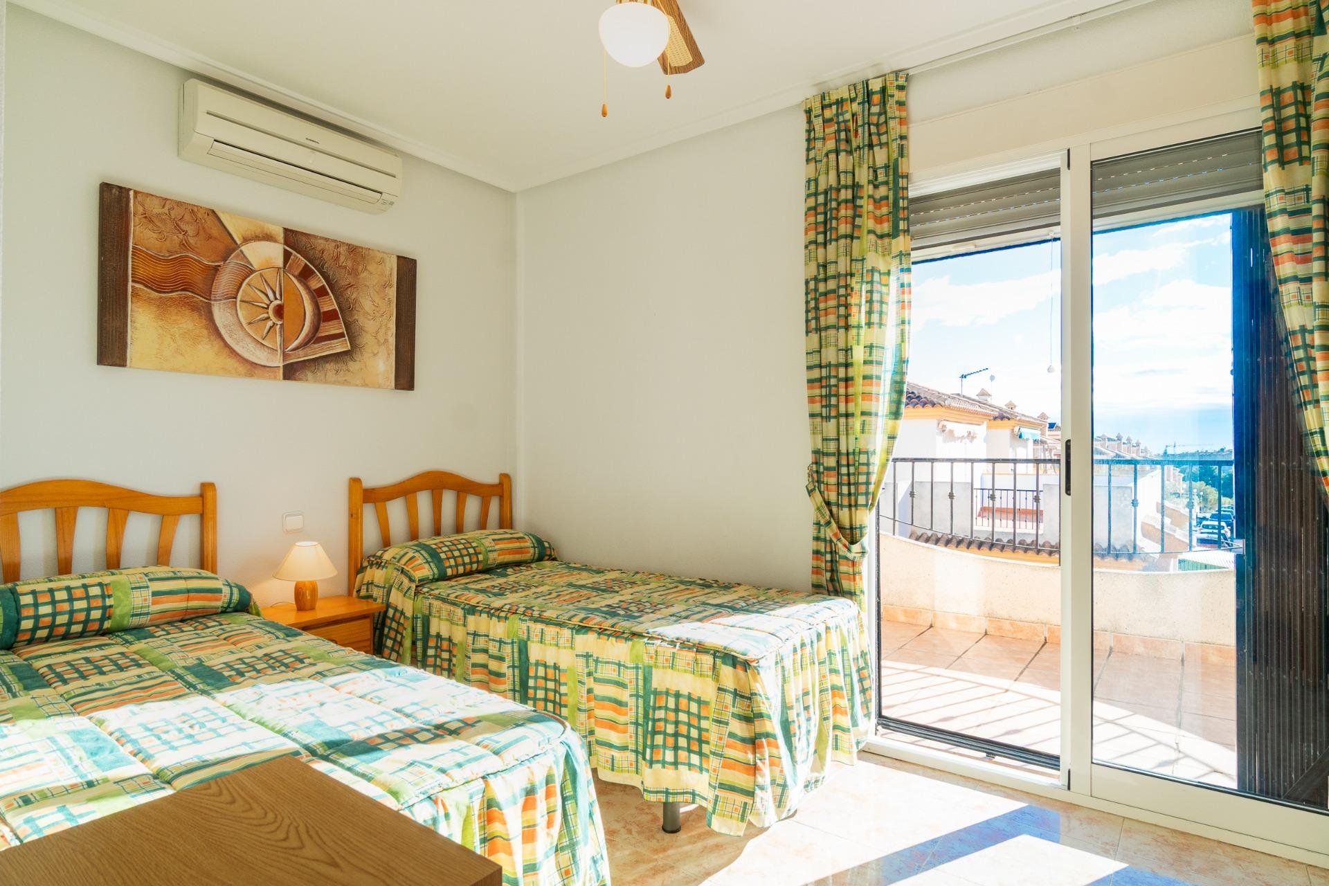 Resale - Villa -
Orihuela Costa - Playa Flamenca