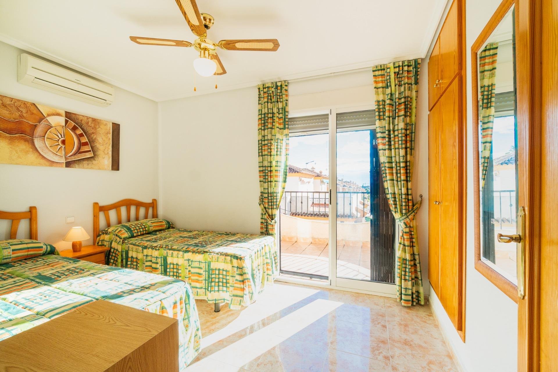 Resale - Villa -
Orihuela Costa - Playa Flamenca