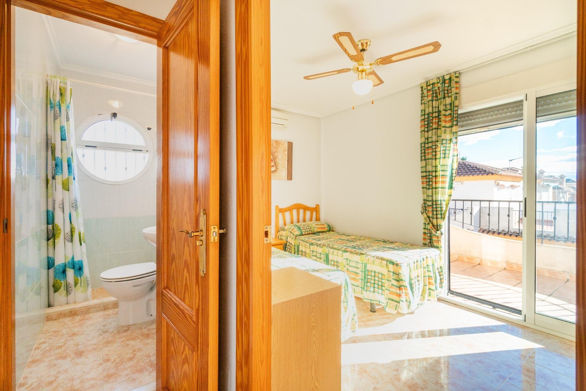 Resale - Villa -
Orihuela Costa - Playa Flamenca