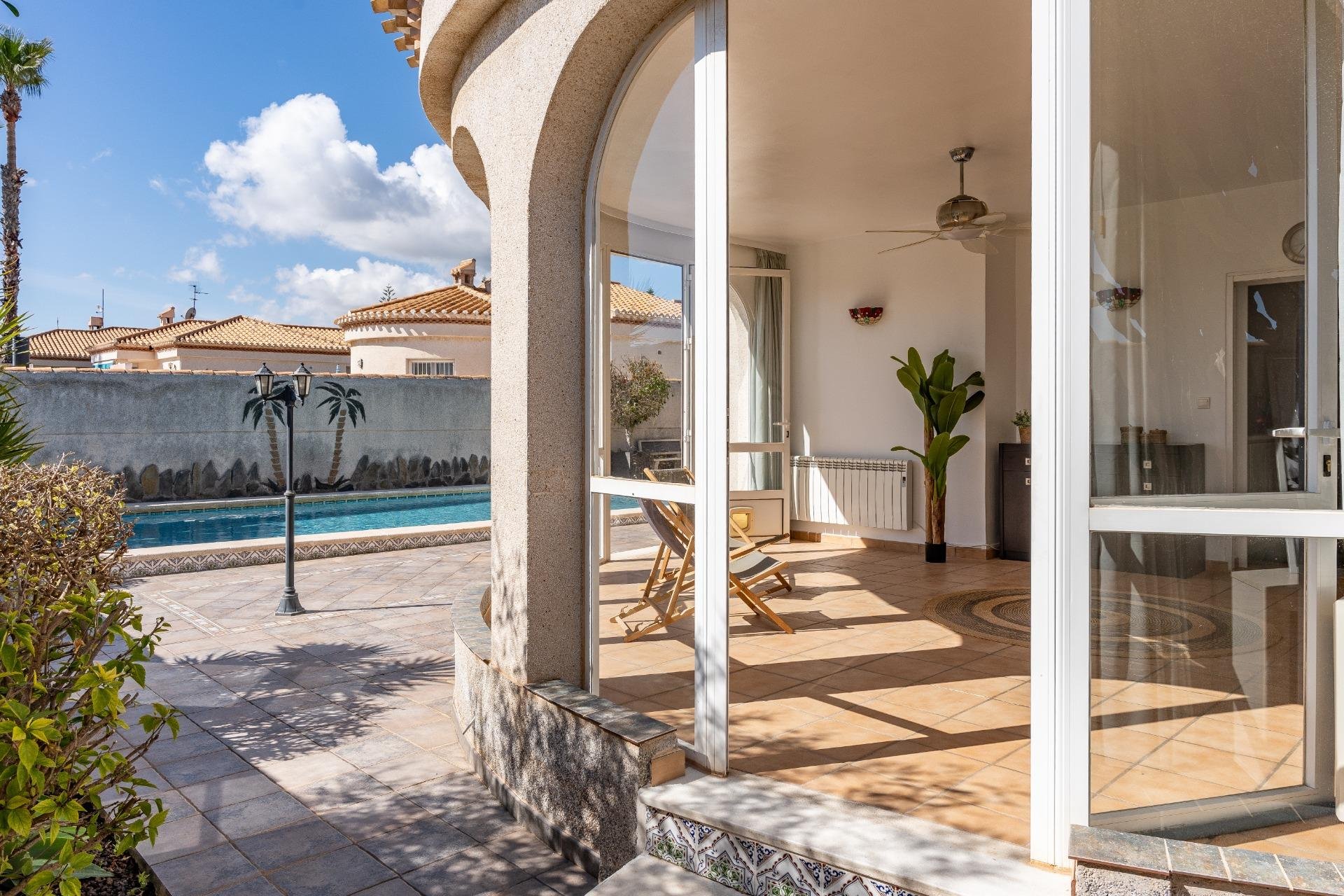 Resale - Villa -
Orihuela Costa - Playa Flamenca