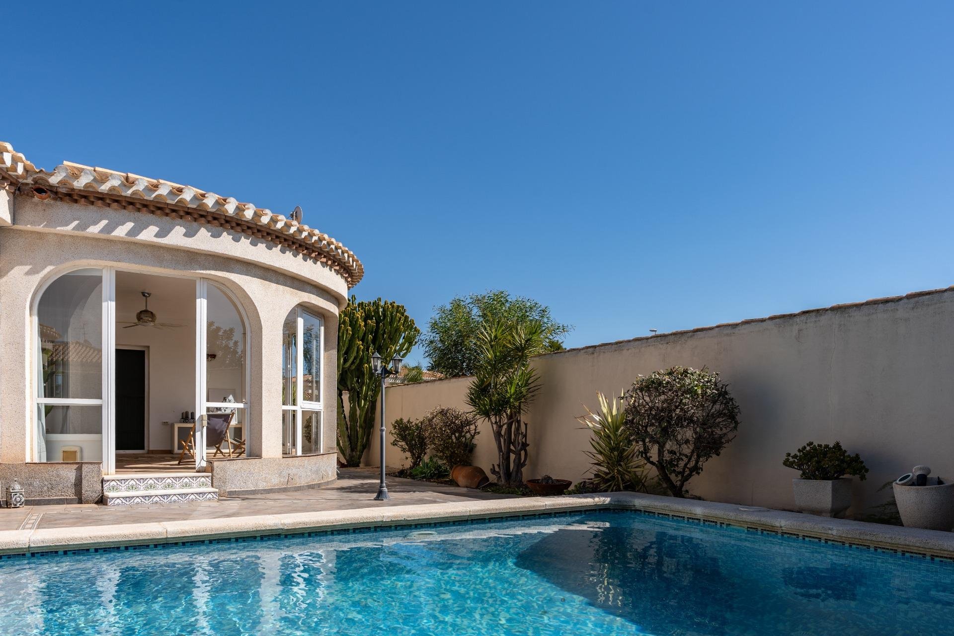 Resale - Villa -
Orihuela Costa - Playa Flamenca