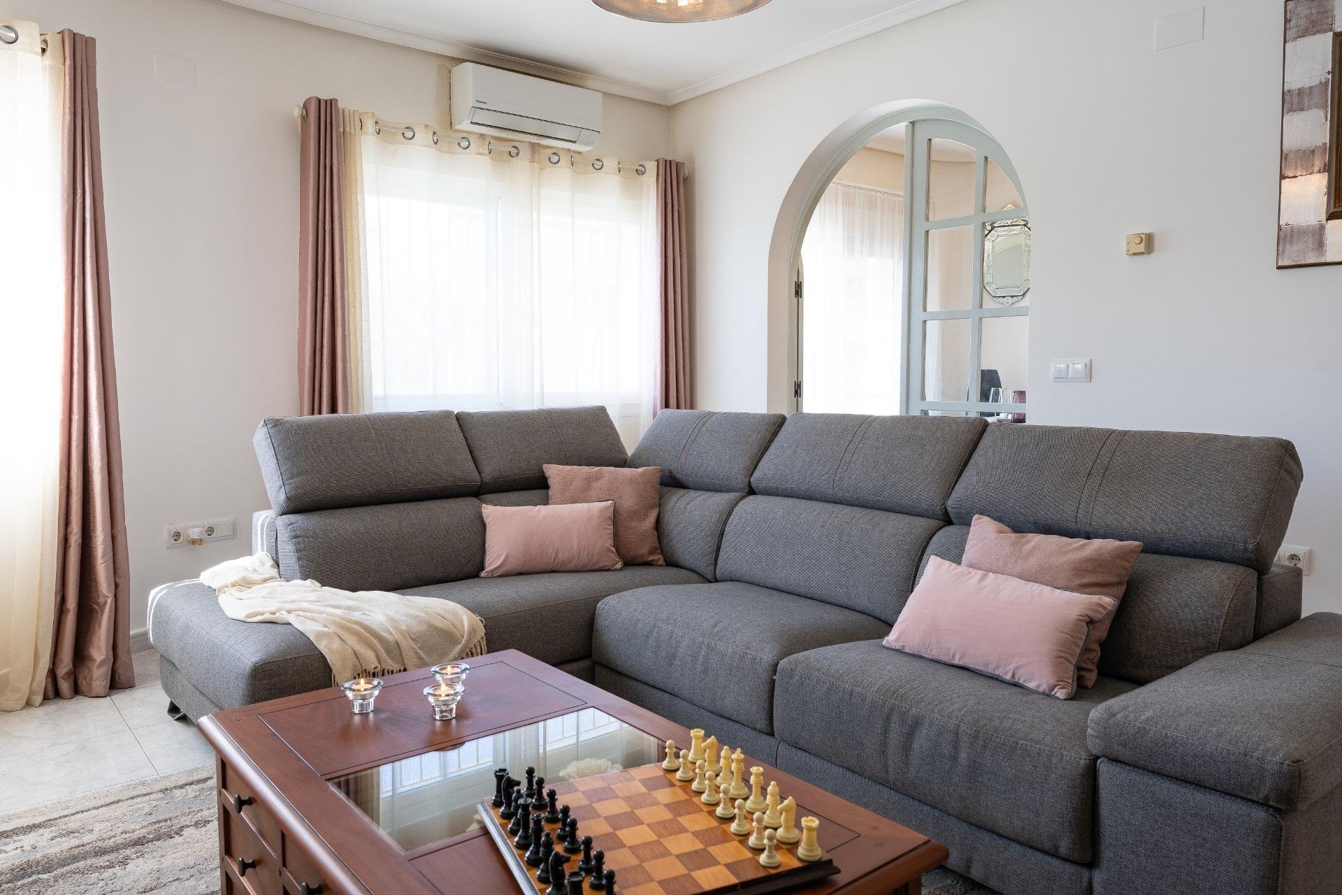 Resale - Villa -
Orihuela Costa - Playa Flamenca