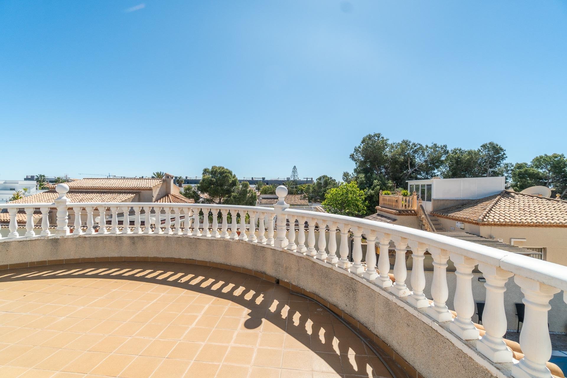 Resale - Villa -
Orihuela Costa - Playa Flamenca