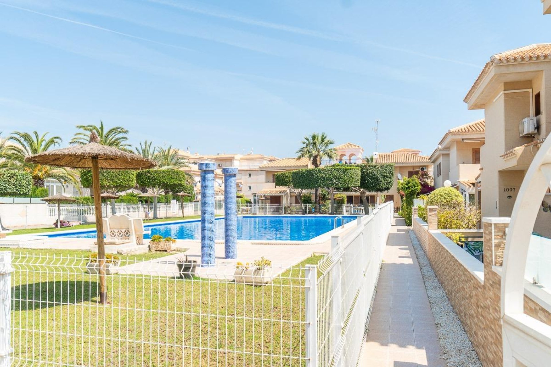 Resale - Villa -
Orihuela Costa - Playa Flamenca