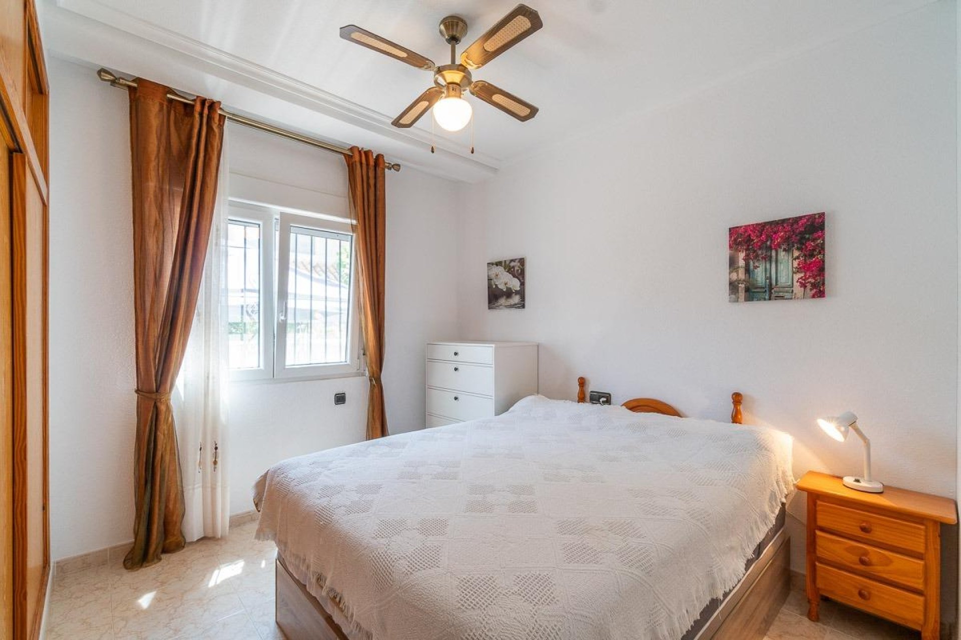 Resale - Villa -
Orihuela Costa - Playa Flamenca