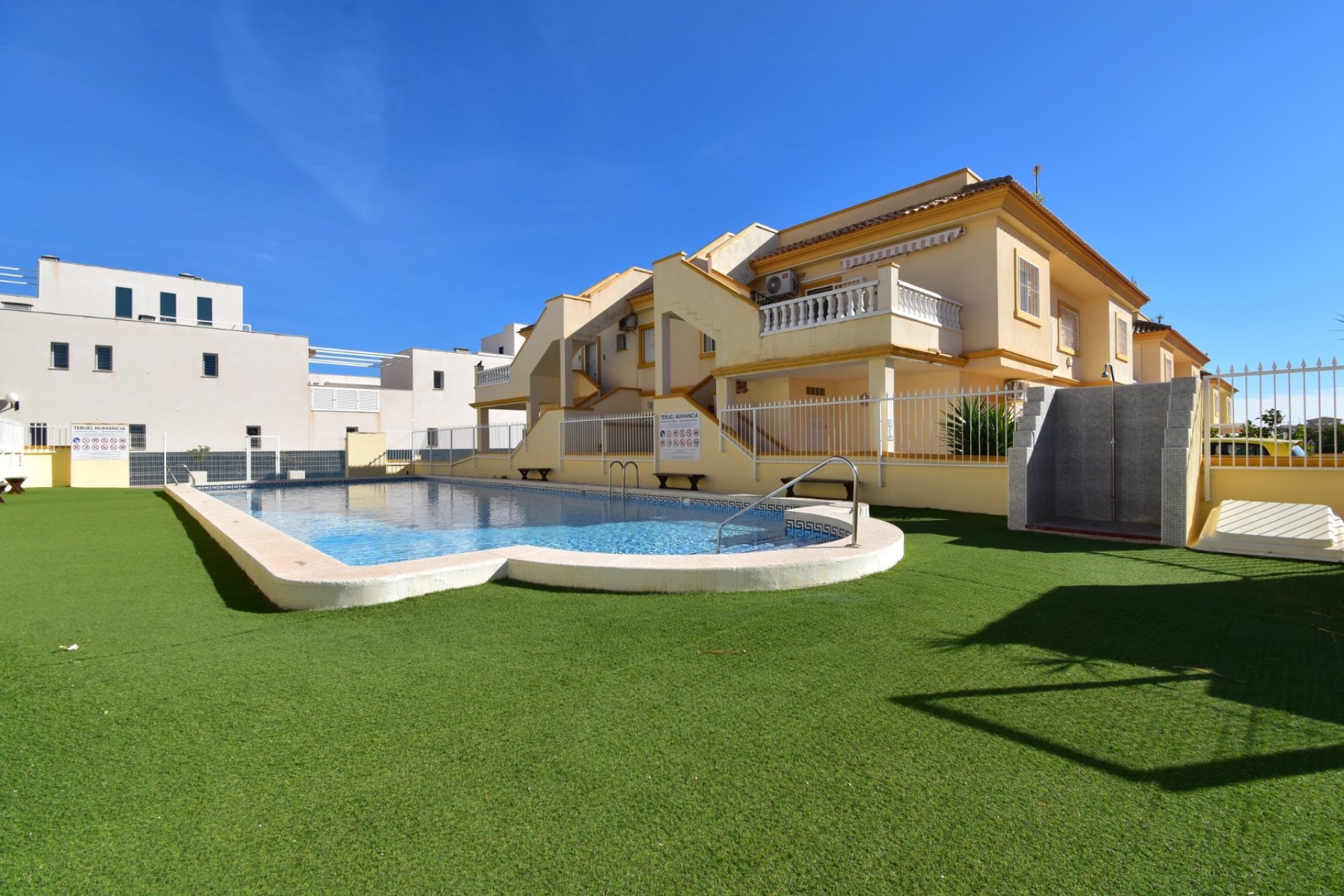 Resale - Villa -
Orihuela Costa - Playa Flamenca