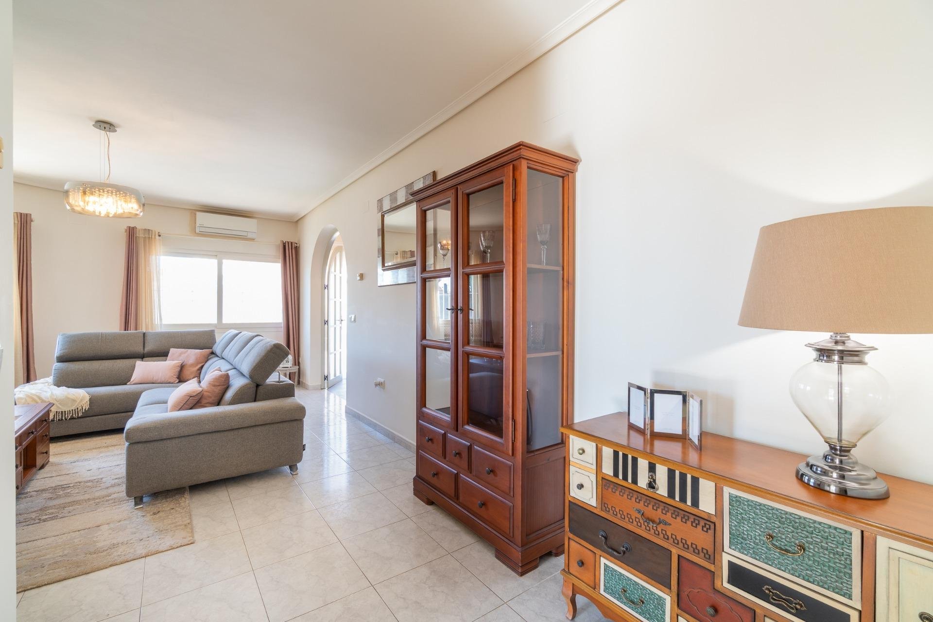Resale - Villa -
Orihuela Costa - Playa Flamenca