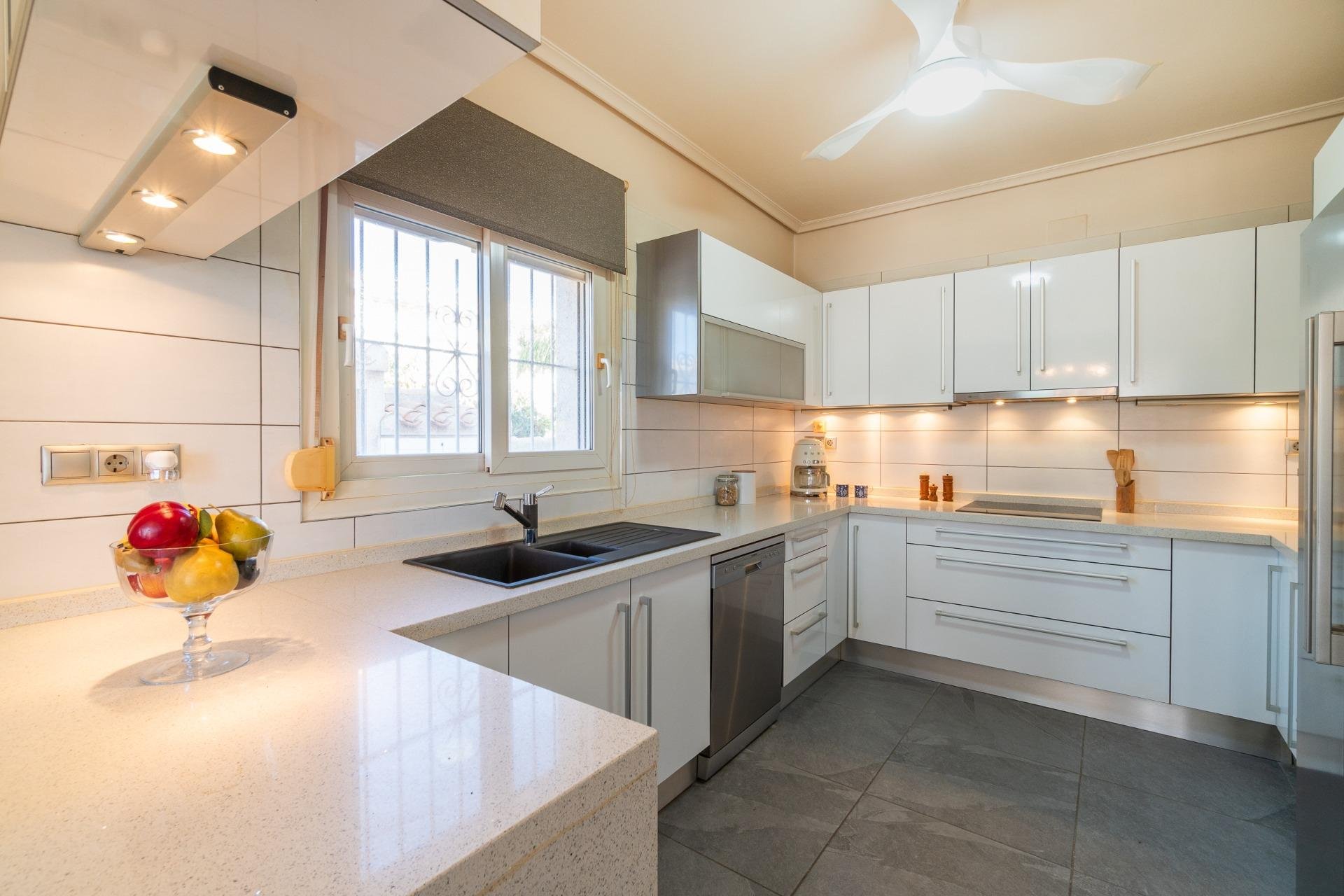 Resale - Villa -
Orihuela Costa - Playa Flamenca