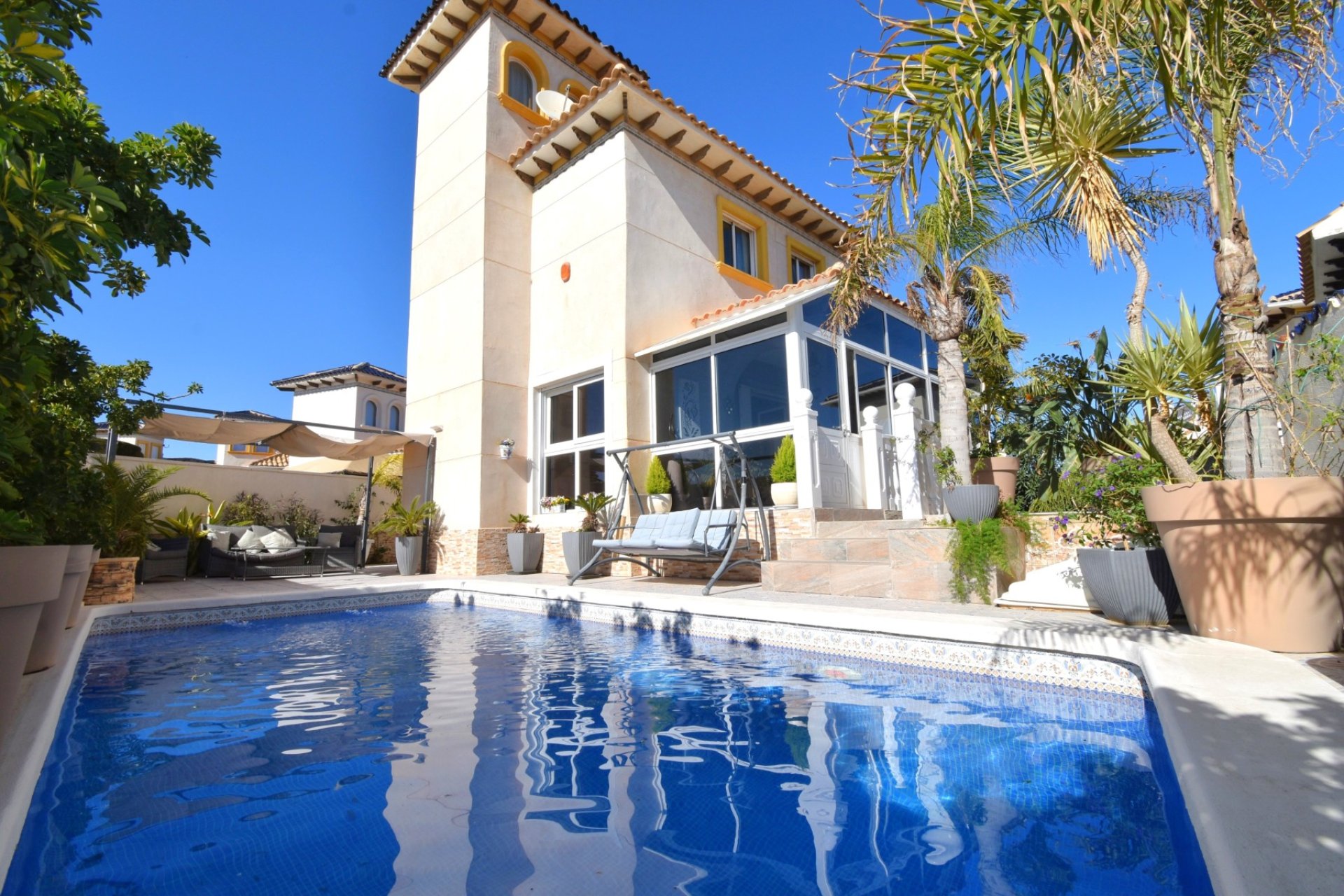 Resale - Villa -
Orihuela Costa - Playa Flamenca