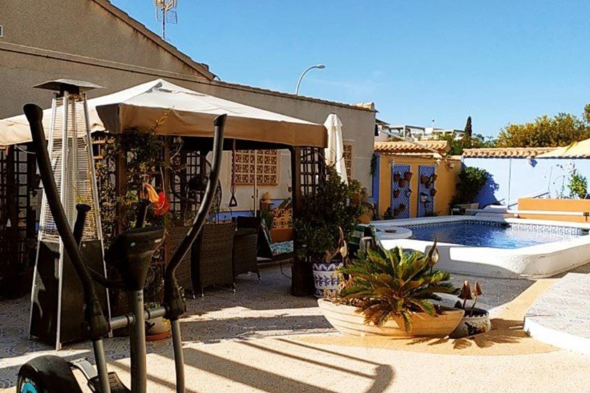 Resale - Villa -
Orihuela Costa - Playa Flamenca