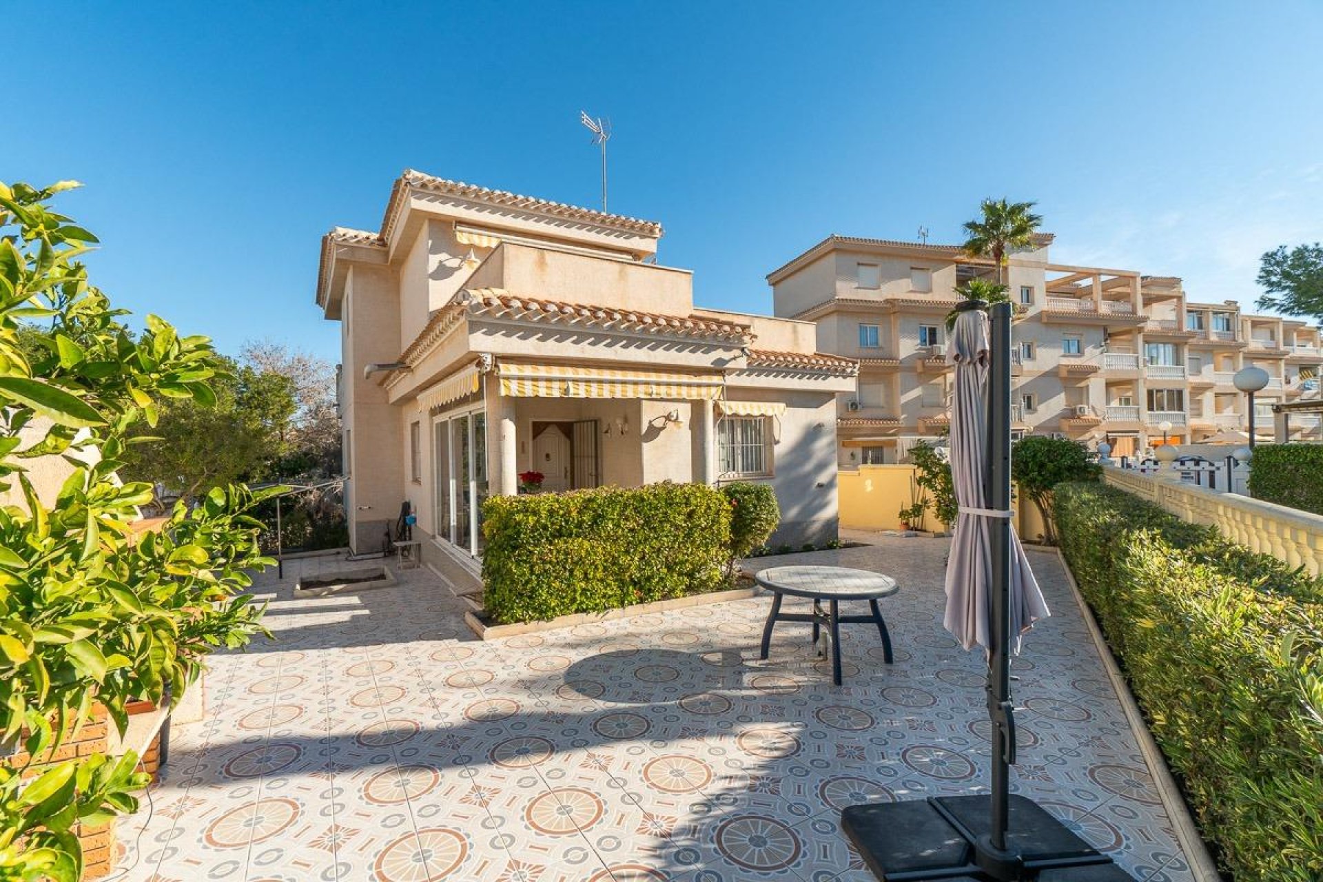 Resale - Villa -
Orihuela Costa - Playa Flamenca