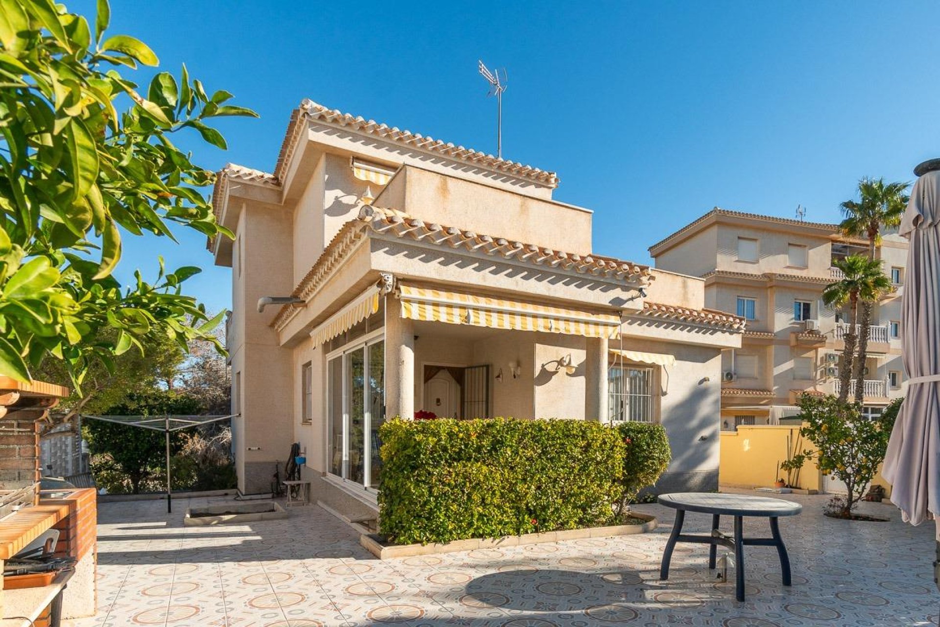 Resale - Villa -
Orihuela Costa - Playa Flamenca