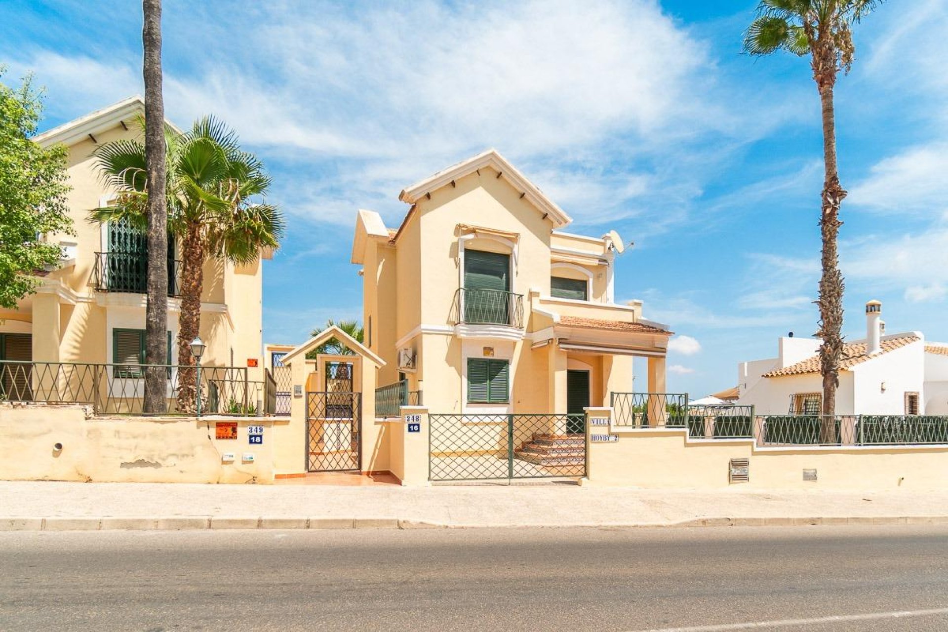 Resale - Villa -
Orihuela Costa - Villamartín-Las Filipinas