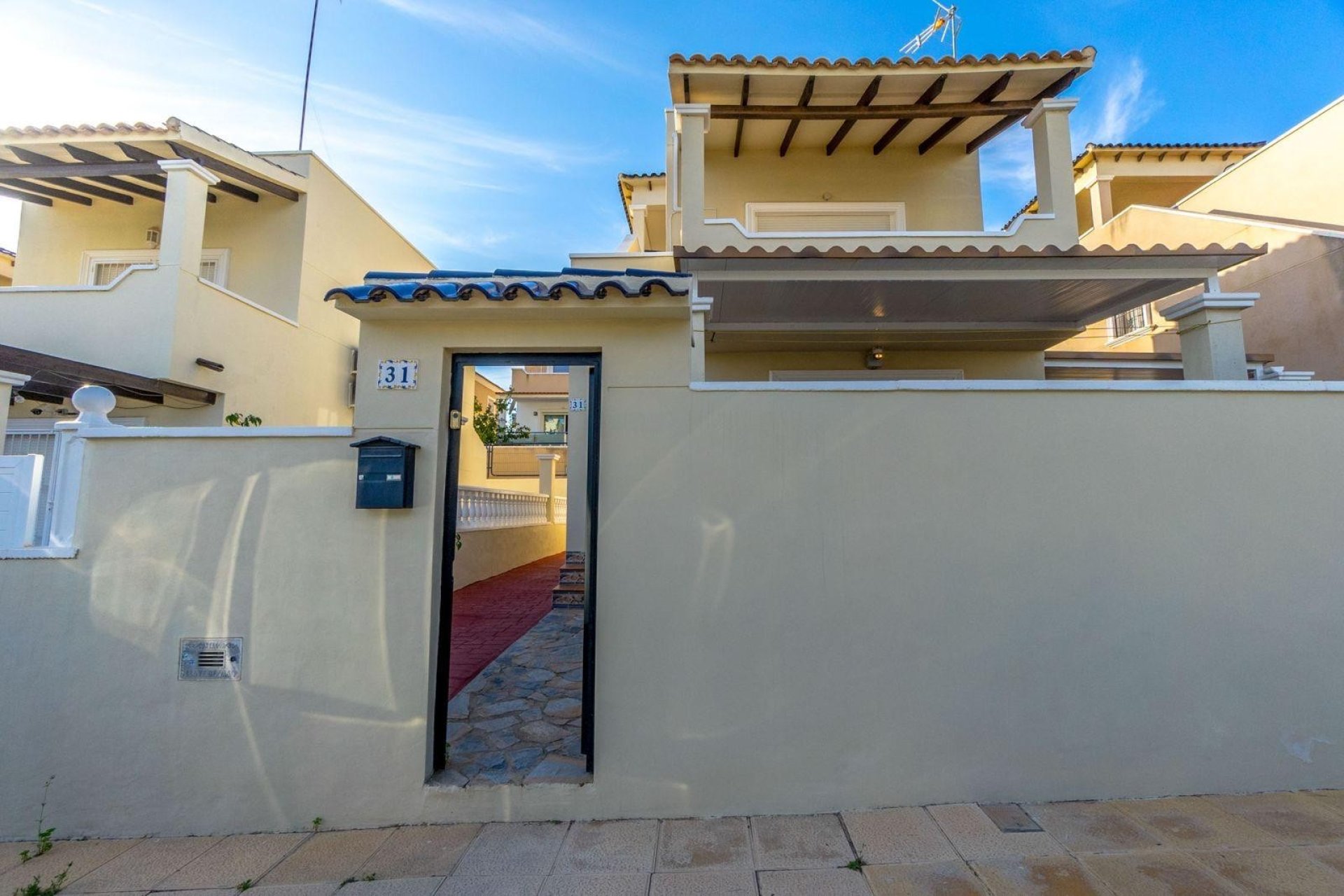 Resale - Villa -
Orihuela Costa - Villamartín