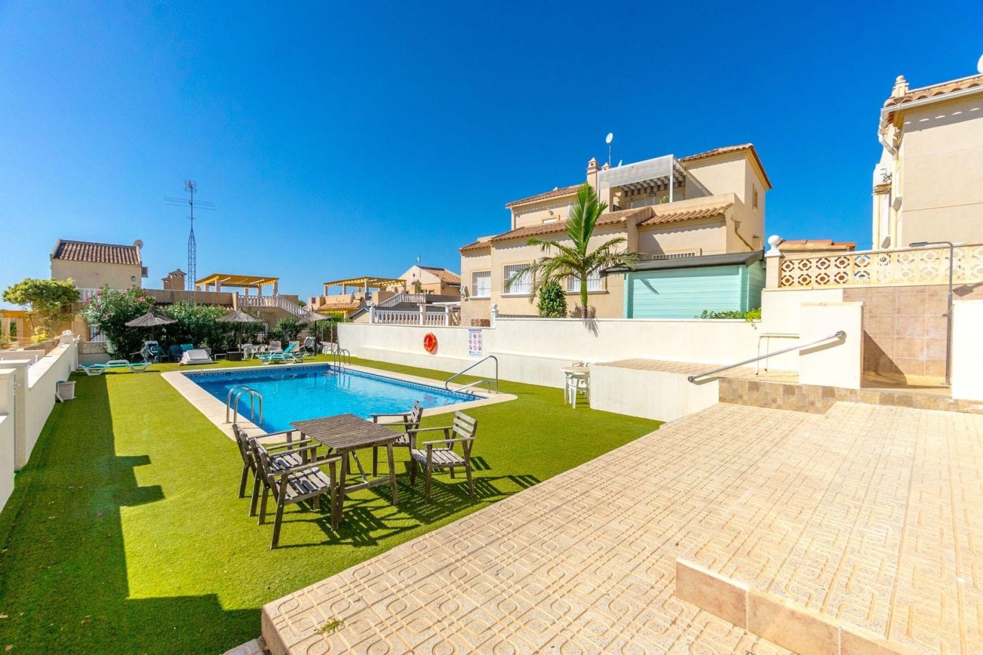 Resale - Villa -
Orihuela Costa - Villamartín