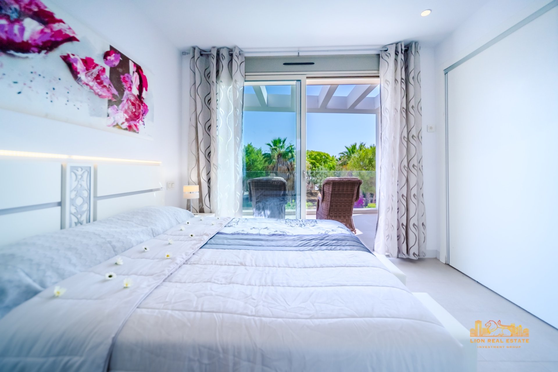 Resale - Villa -
Orihuela Costa - Villamartín