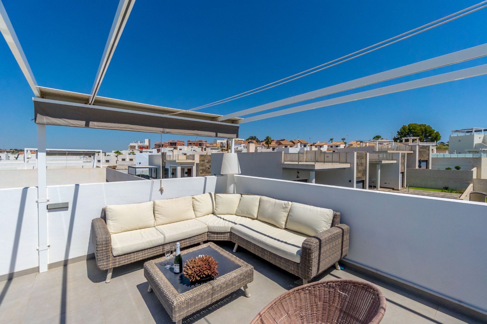 Resale - Villa -
Orihuela Costa - Villamartin