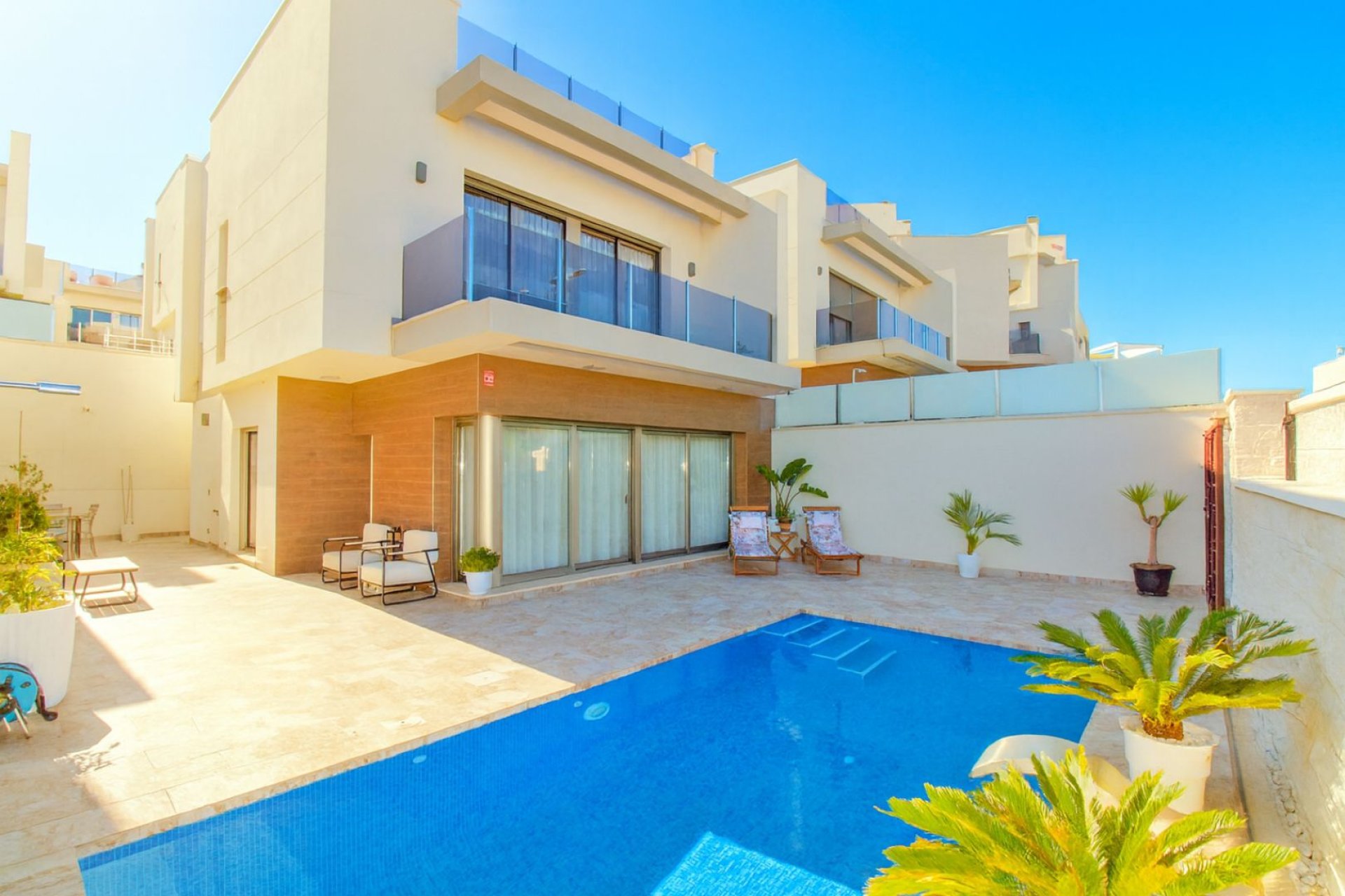 Resale - Villa -
Orihuela Costa - Villamartín