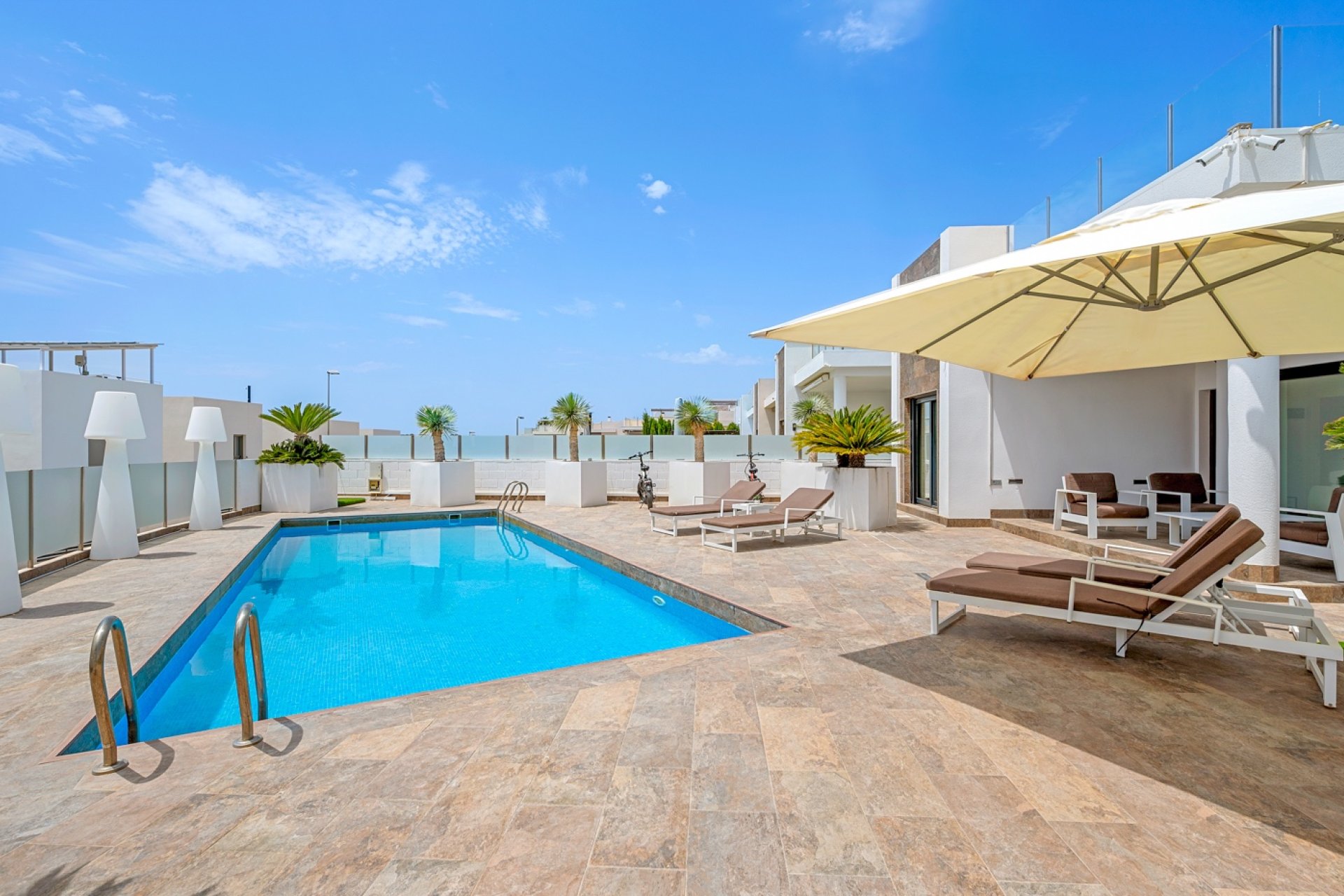 Resale - Villa -
Orihuela Costa - Villamartin