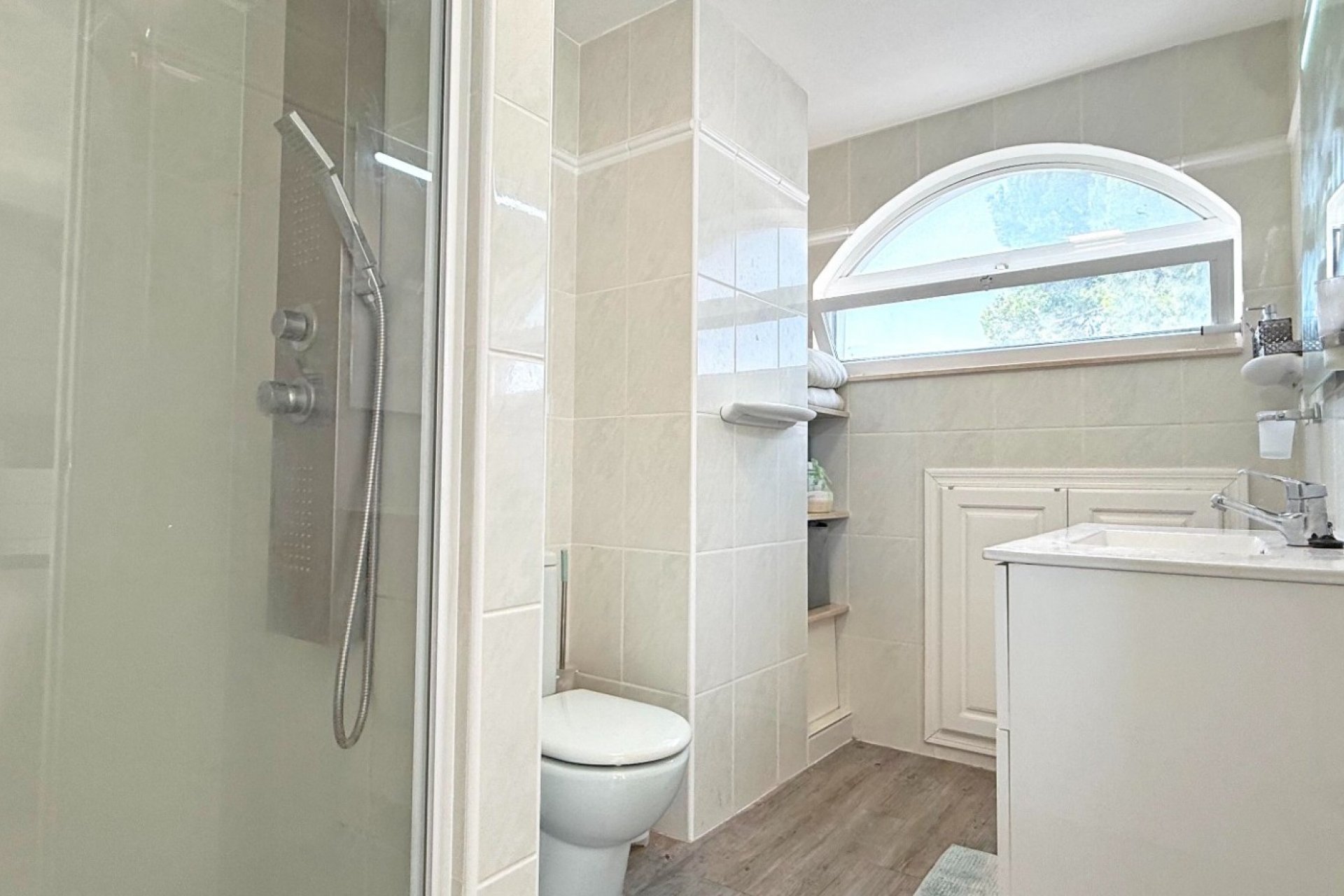 Resale - Villa -
Orihuela Costa - Villamartin