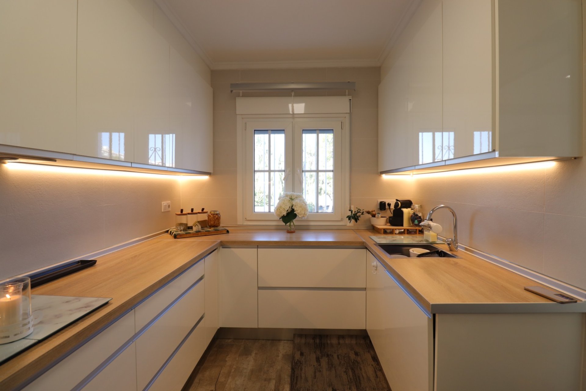 Resale - Villa -
Orihuela Costa - Villamartin