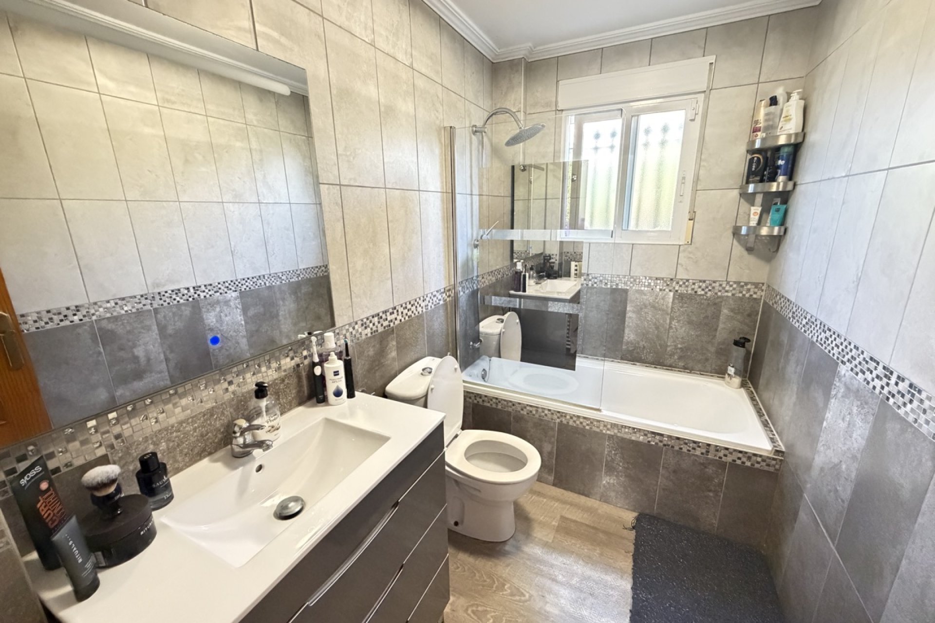 Resale - Villa -
Orihuela Costa - Villamartin