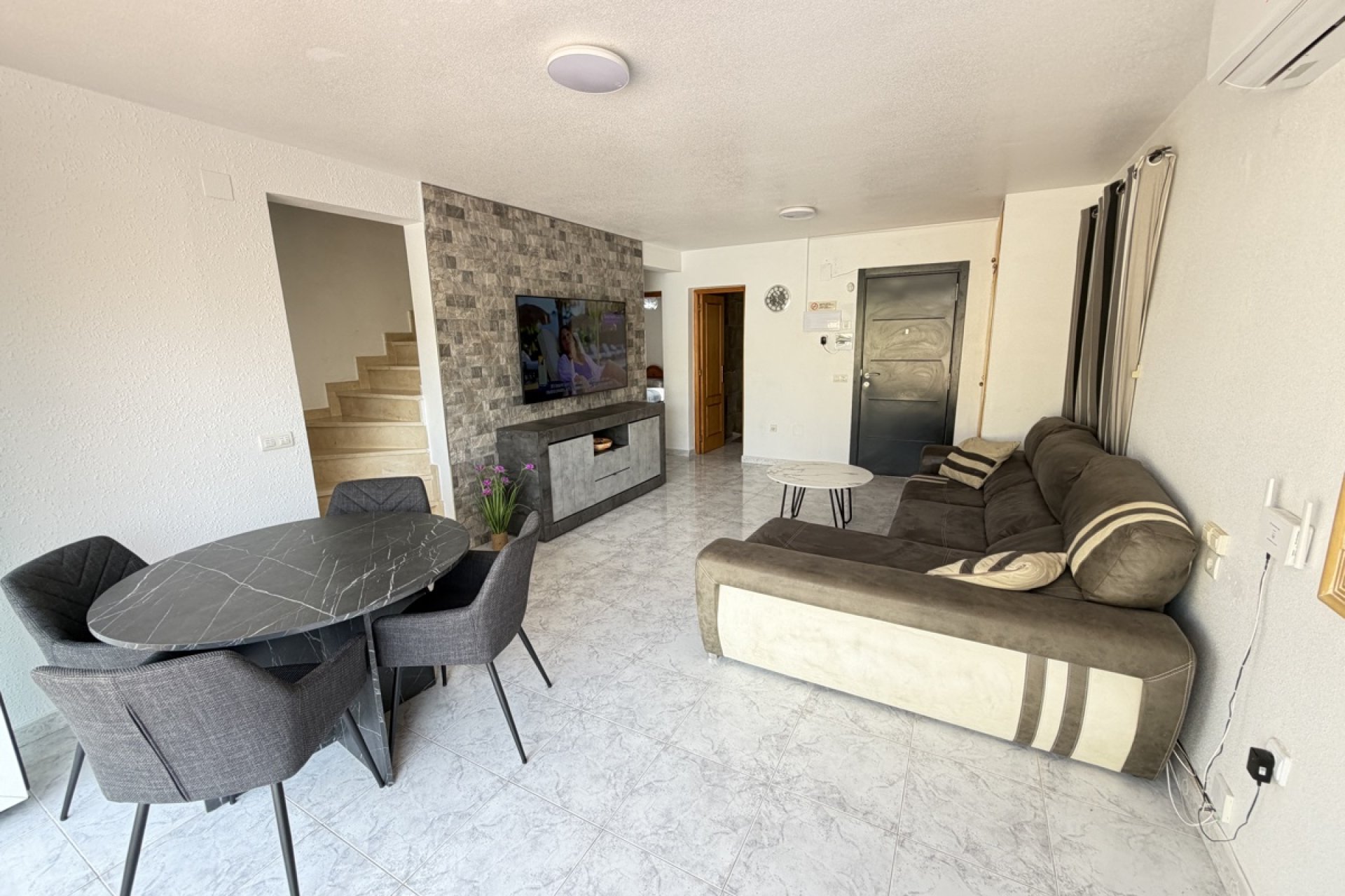 Resale - Villa -
Orihuela Costa - Villamartin