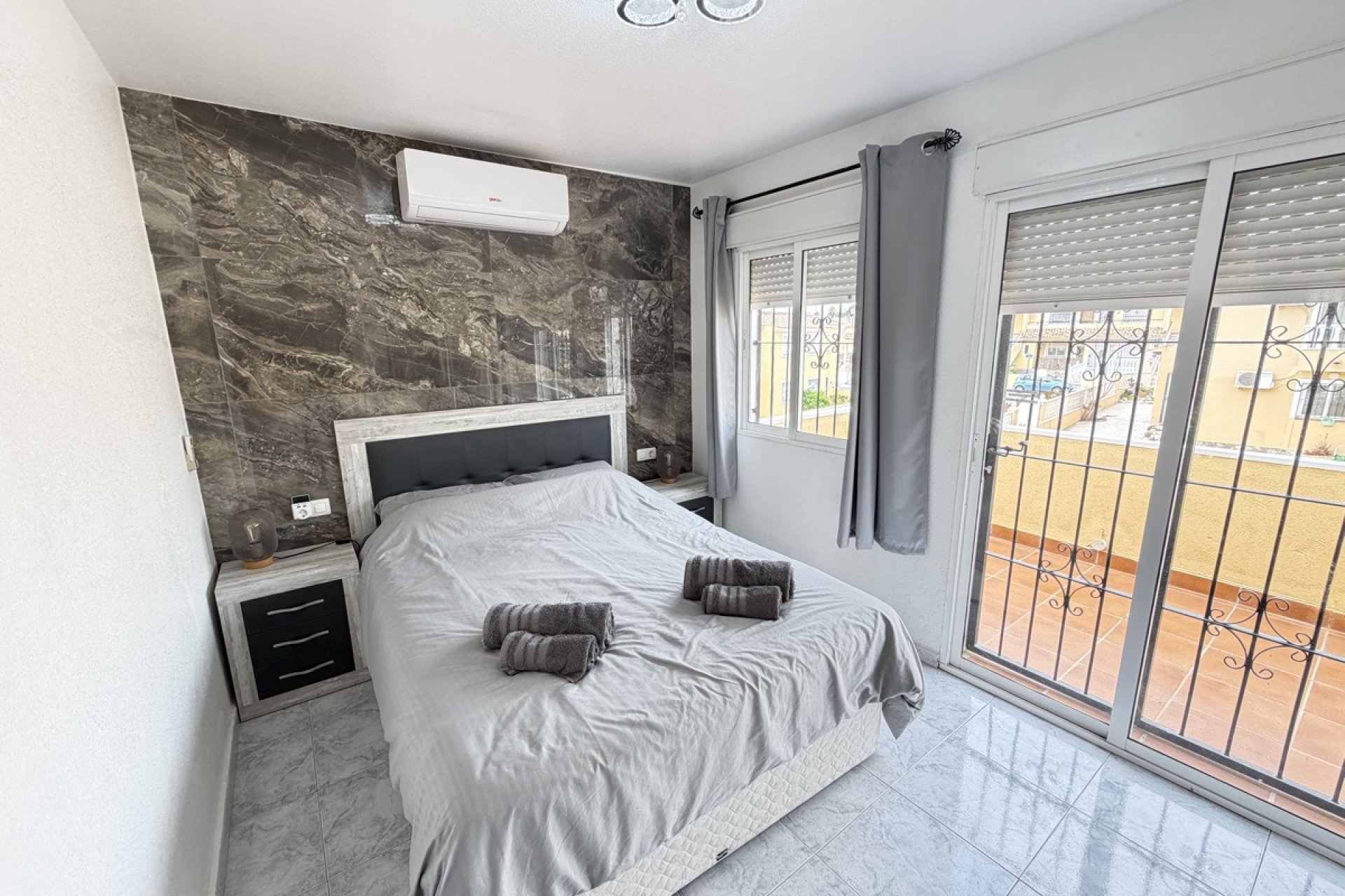 Resale - Villa -
Orihuela Costa - Villamartin
