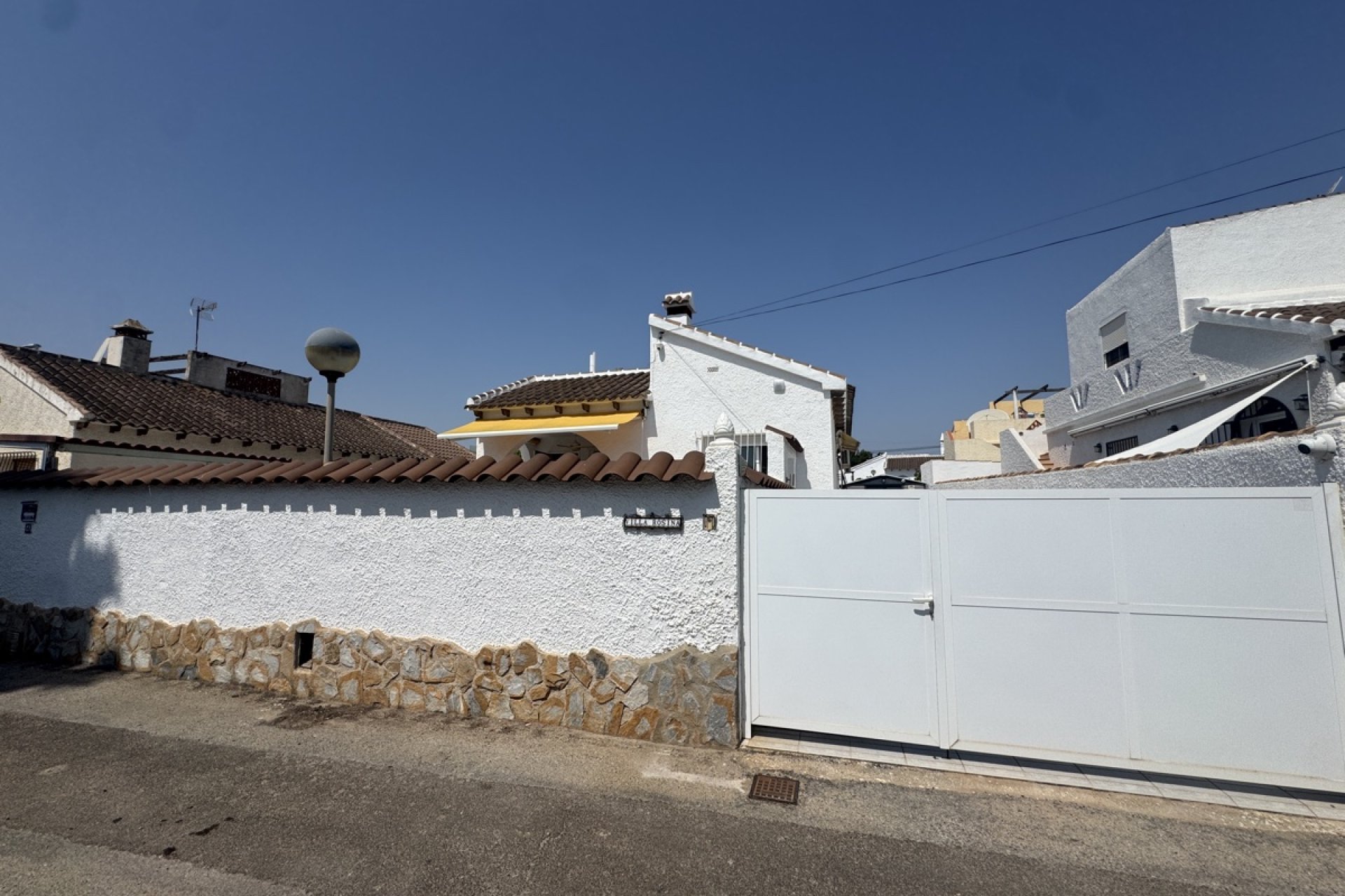 Resale - Villa -
Orihuela Costa - Villamartin