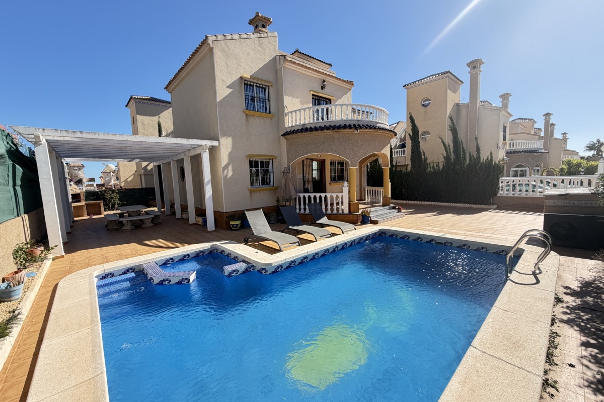 Resale - Villa -
Orihuela Costa - Villamartin
