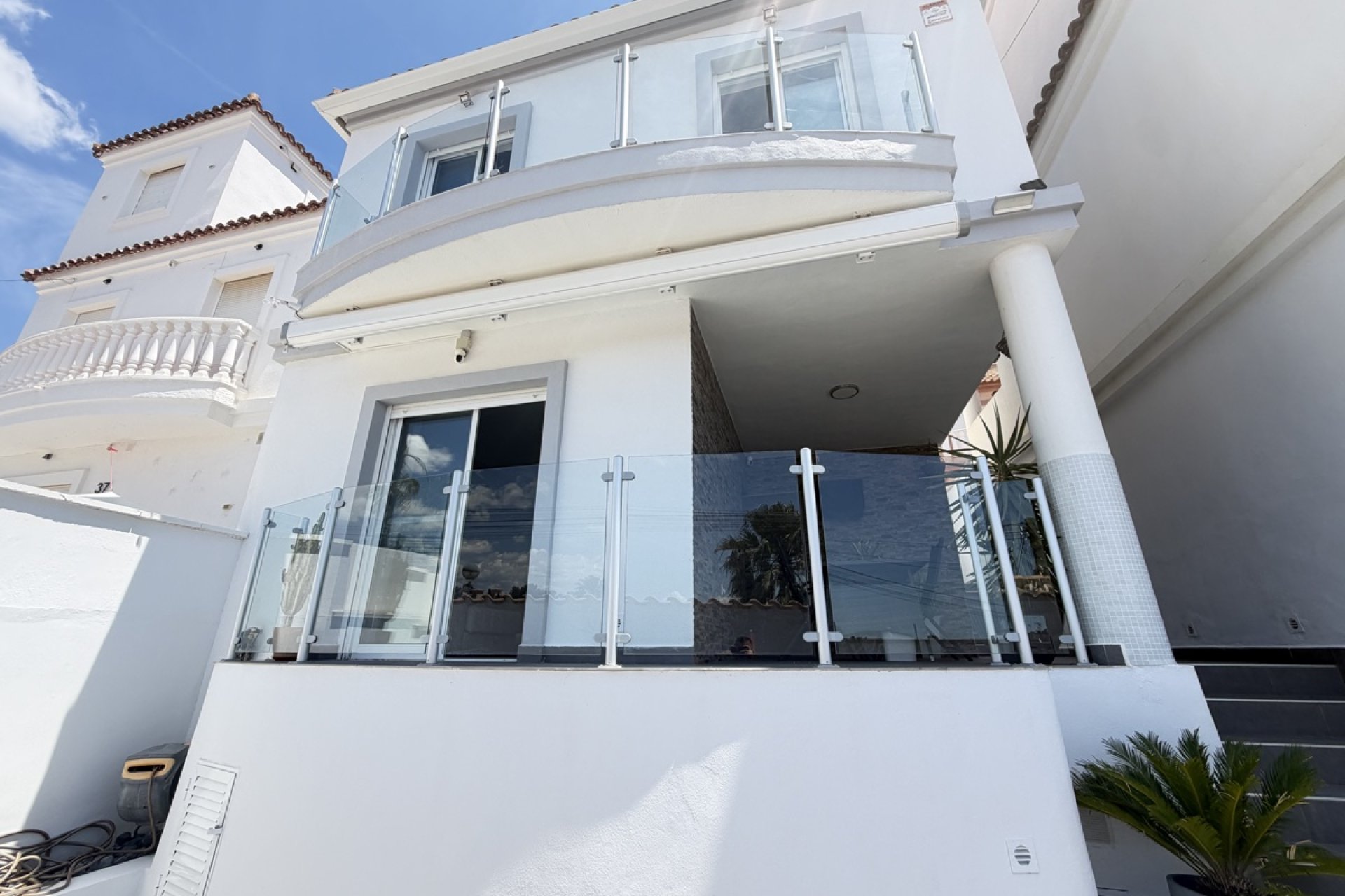Resale - Villa -
Orihuela Costa - Villamartin