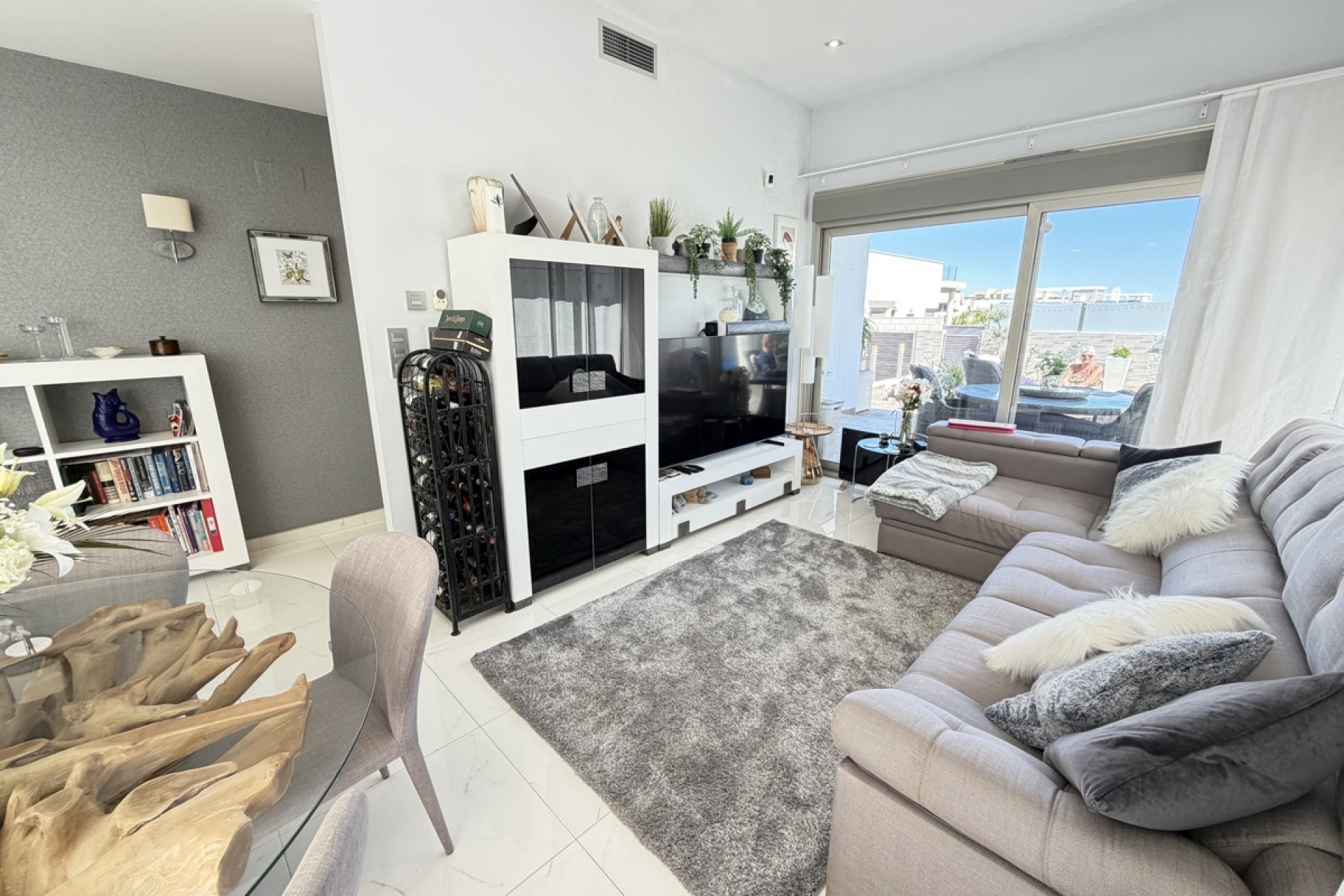 Resale - Villa -
Orihuela Costa - Villamartin