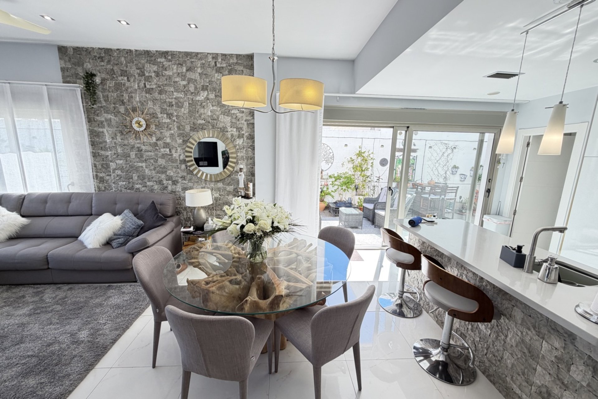Resale - Villa -
Orihuela Costa - Villamartin