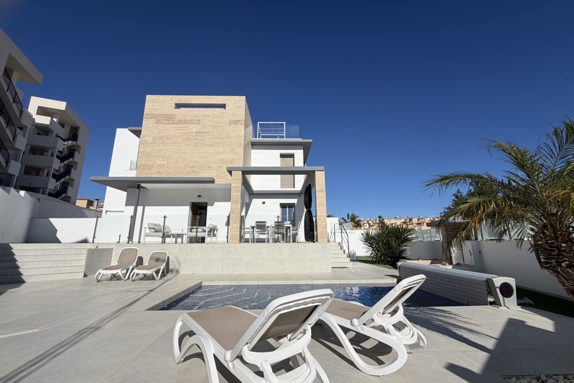 Resale - Villa -
Orihuela Costa - Villamartin