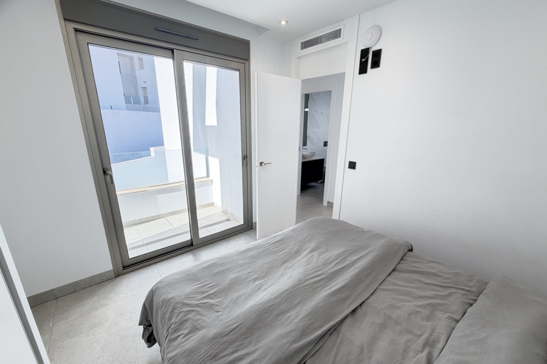 Resale - Villa -
Orihuela Costa - Villamartin