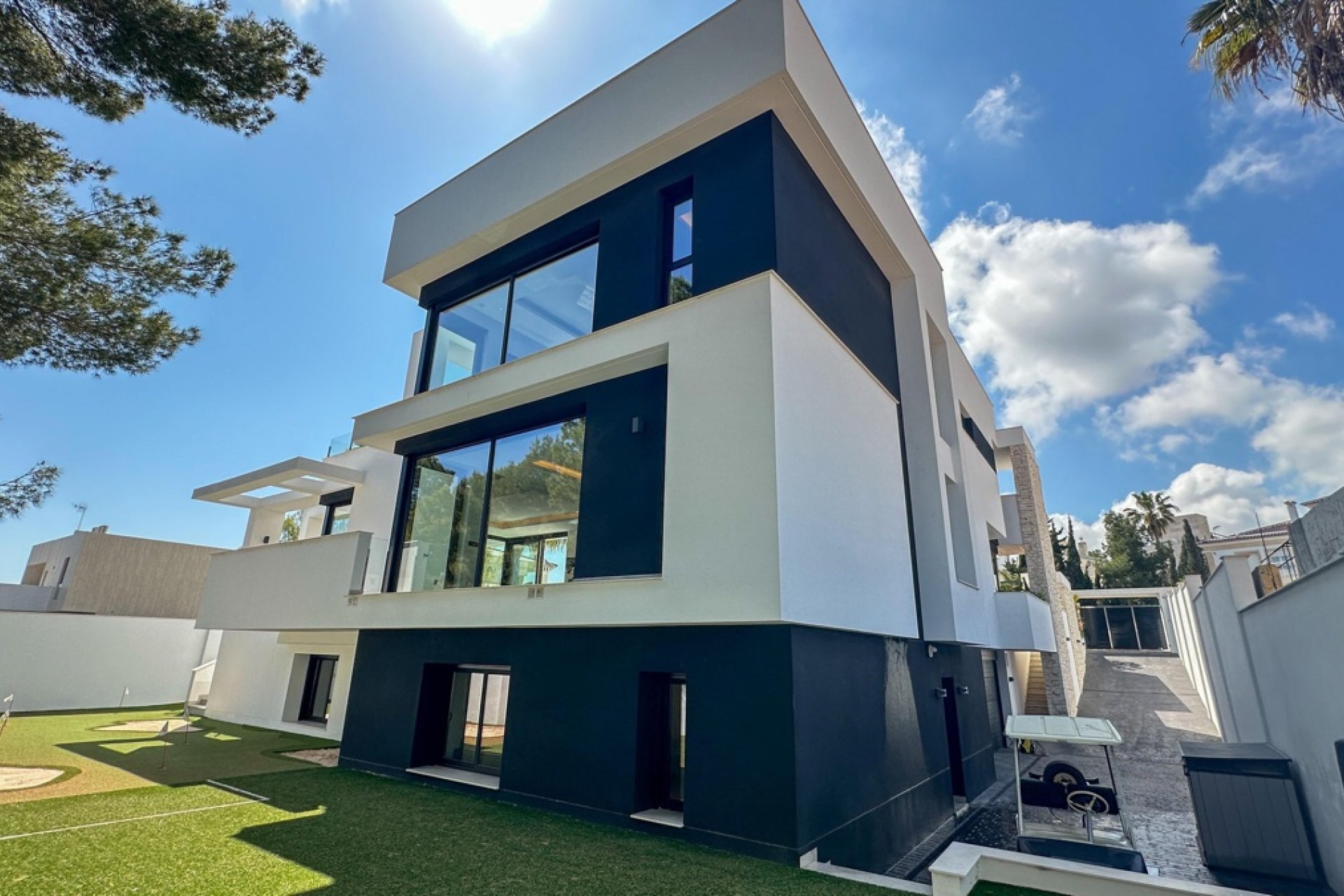 Resale - Villa -
Orihuela Costa - Villamartin