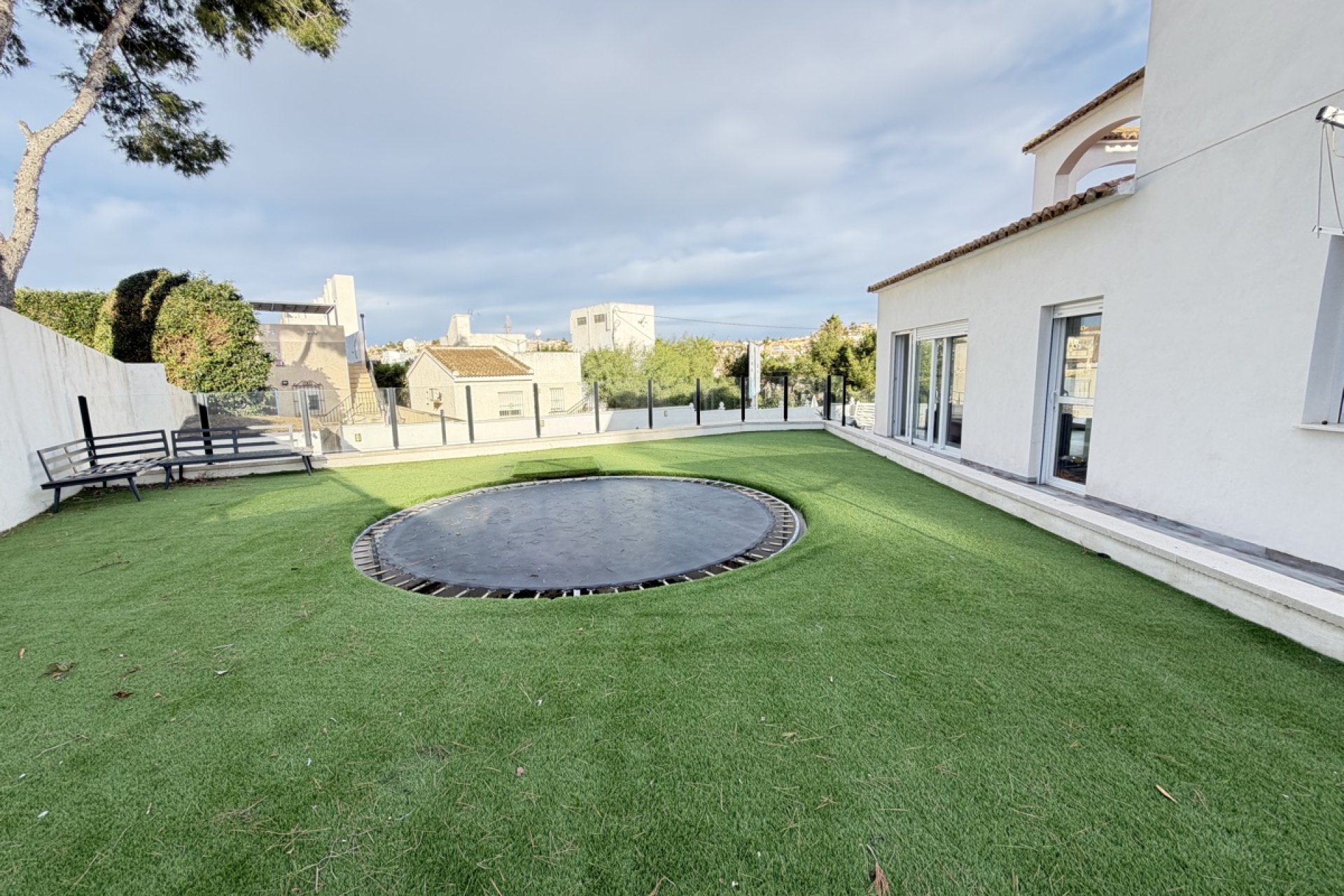Resale - Villa -
Orihuela Costa - Villamartin