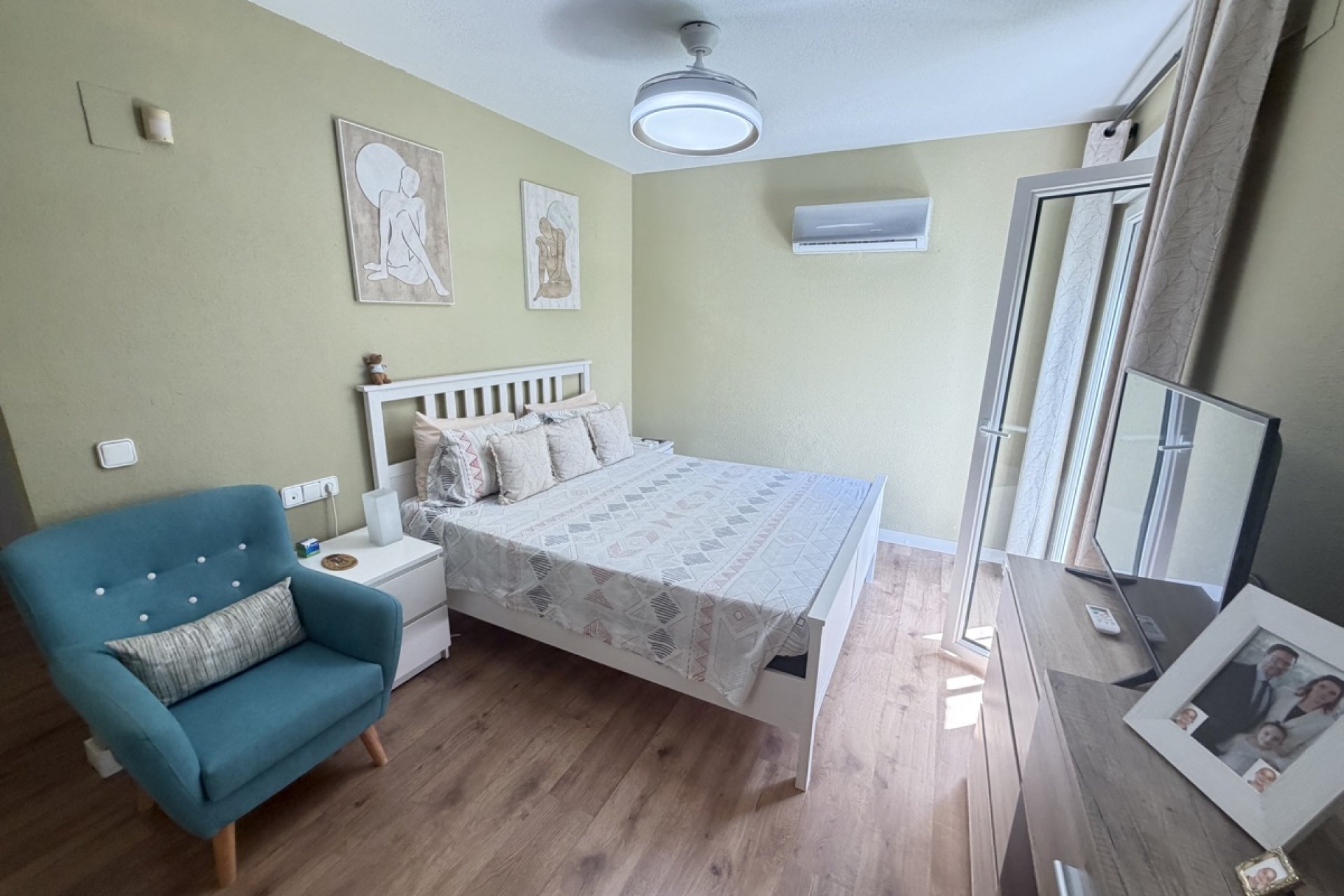 Resale - Villa -
Orihuela Costa - Villamartin