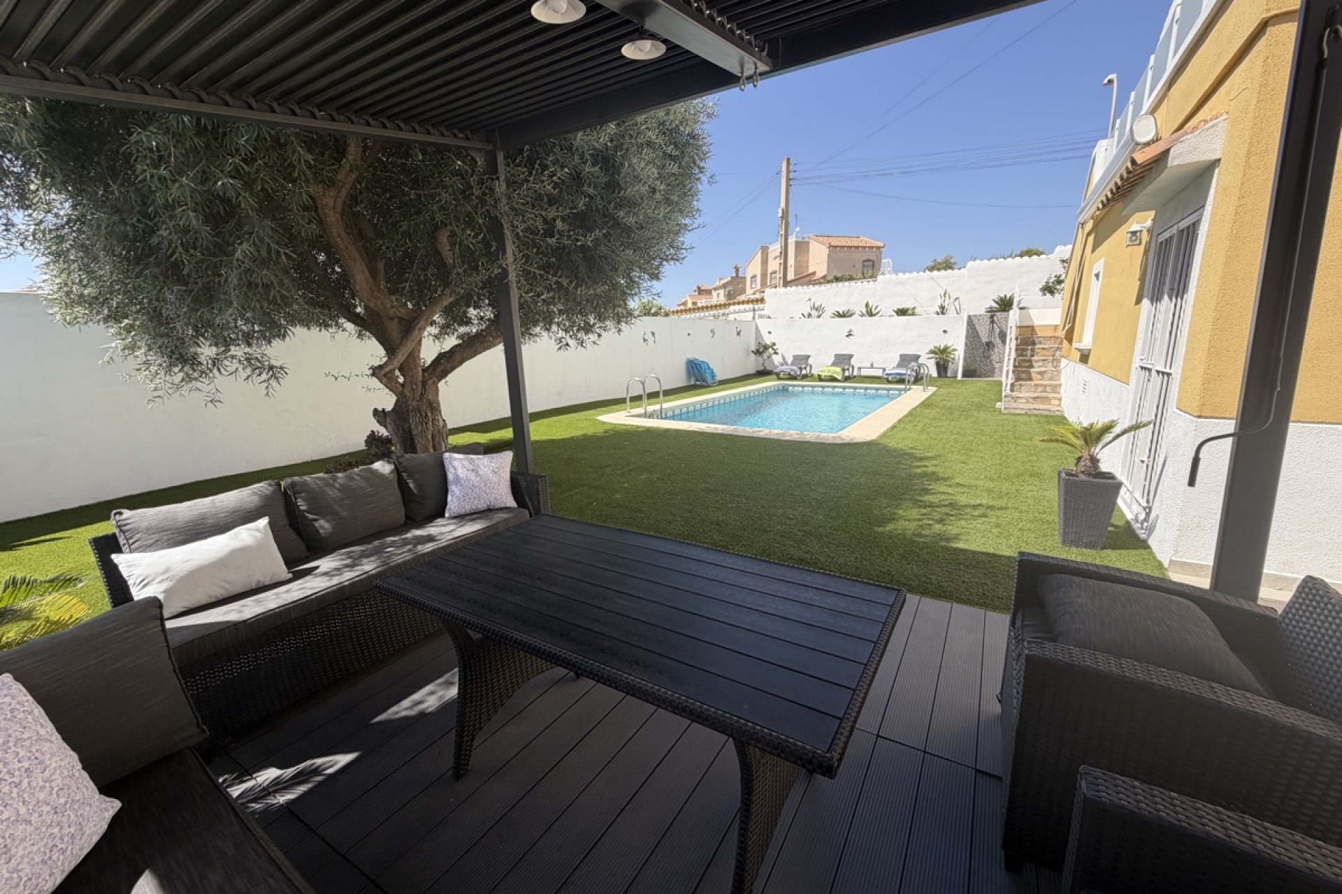 Resale - Villa -
Orihuela Costa - Villamartin