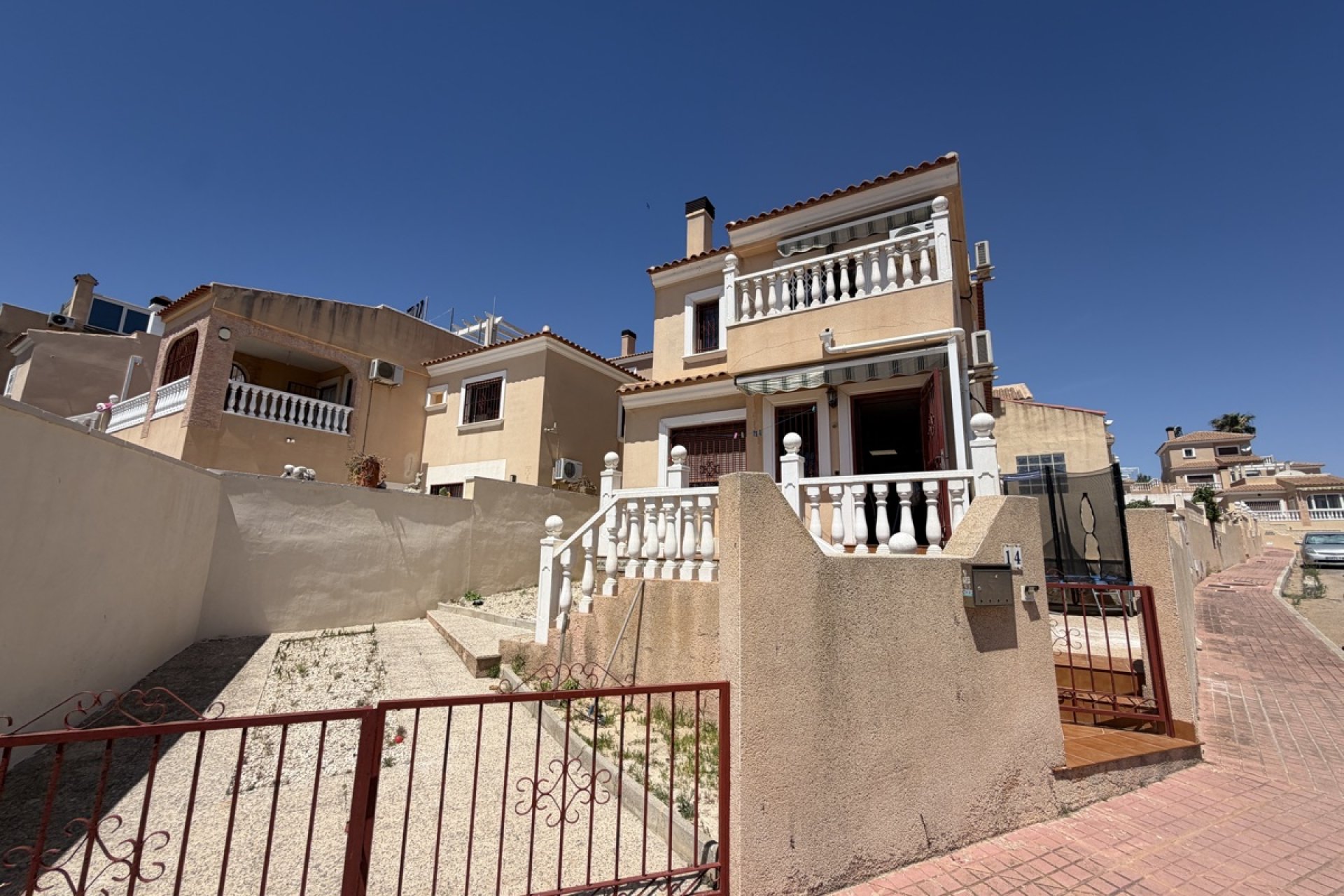 Resale - Villa -
Orihuela Costa - Villamartin