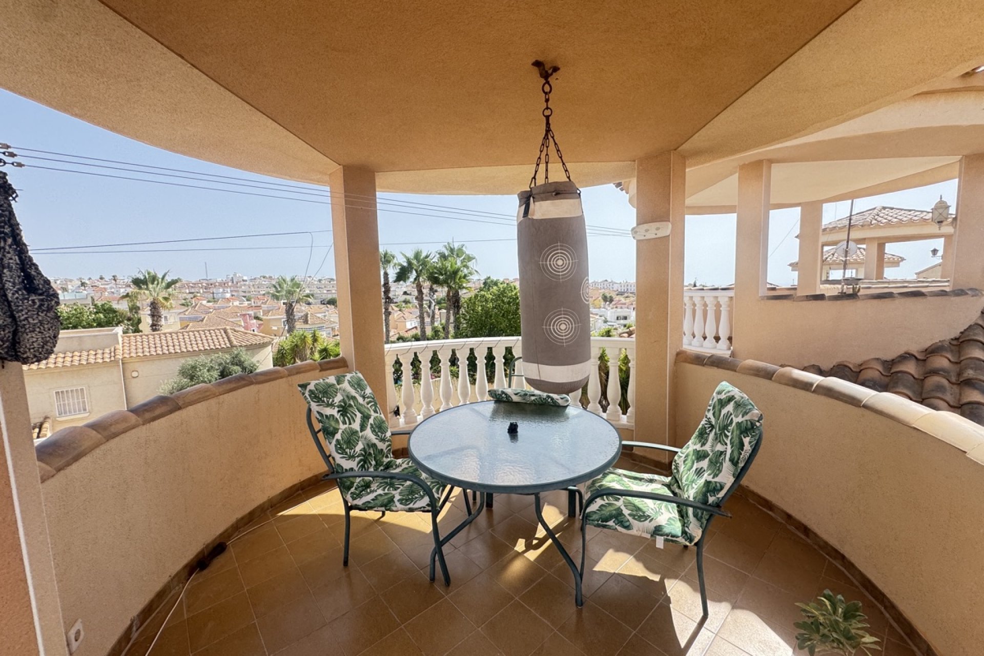 Resale - Villa -
Orihuela Costa - Villamartin